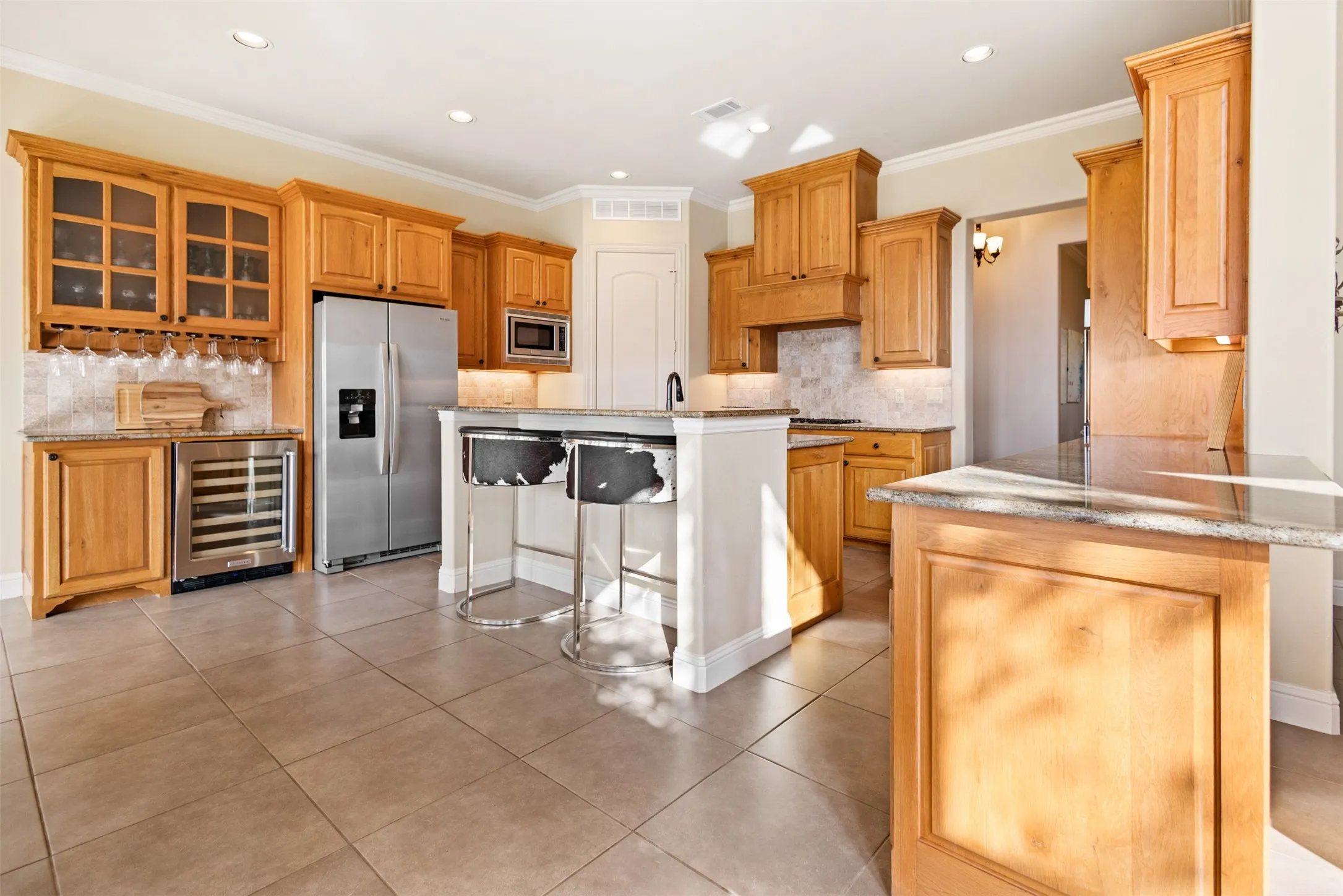 Single Family Residence For Sale in Henderson County , 11 Westview Circle, Star Harbor, Texas 75148, 5 Bedroom, 4 Bathroom, 2 Garage spaces, 4,421 Sqft, built in 2009, mls#21167653, Real Estate Agent in Star Harbor, Homes For Sale in Henderson county, Homes For Sale in Star Harbor, Realtor in Star Harbor Texas, Real Estate Brokerage Independent Realty Texas, Luminita Cordes Realtor