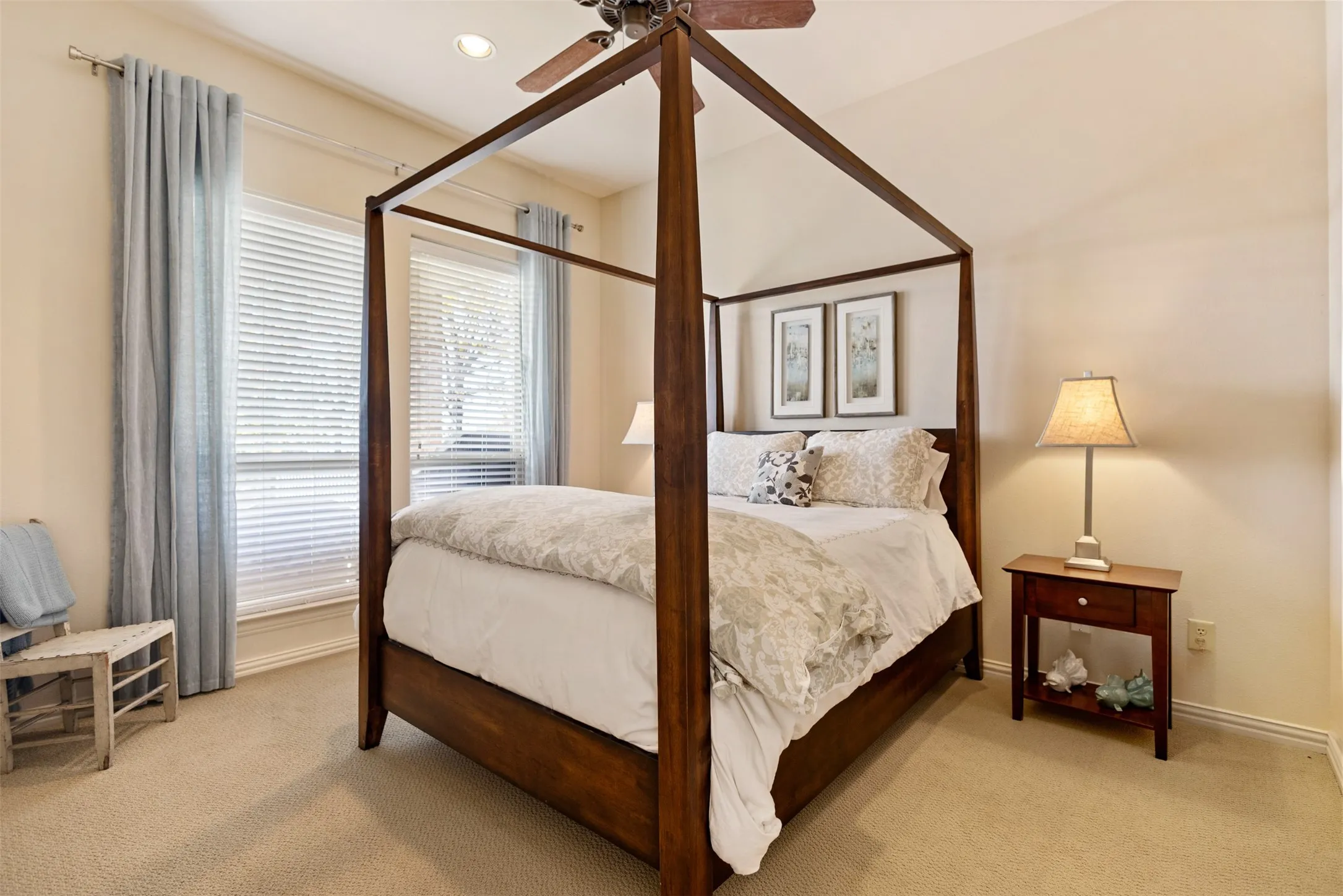 Single Family Residence For Sale in Henderson County , 11 Westview Circle, Star Harbor, Texas 75148, 5 Bedroom, 4 Bathroom, 2 Garage spaces, 4,421 Sqft, built in 2009, mls#21167653, Real Estate Agent in Star Harbor, Homes For Sale in Henderson county, Homes For Sale in Star Harbor, Realtor in Star Harbor Texas, Real Estate Brokerage Independent Realty Texas, Luminita Cordes Realtor