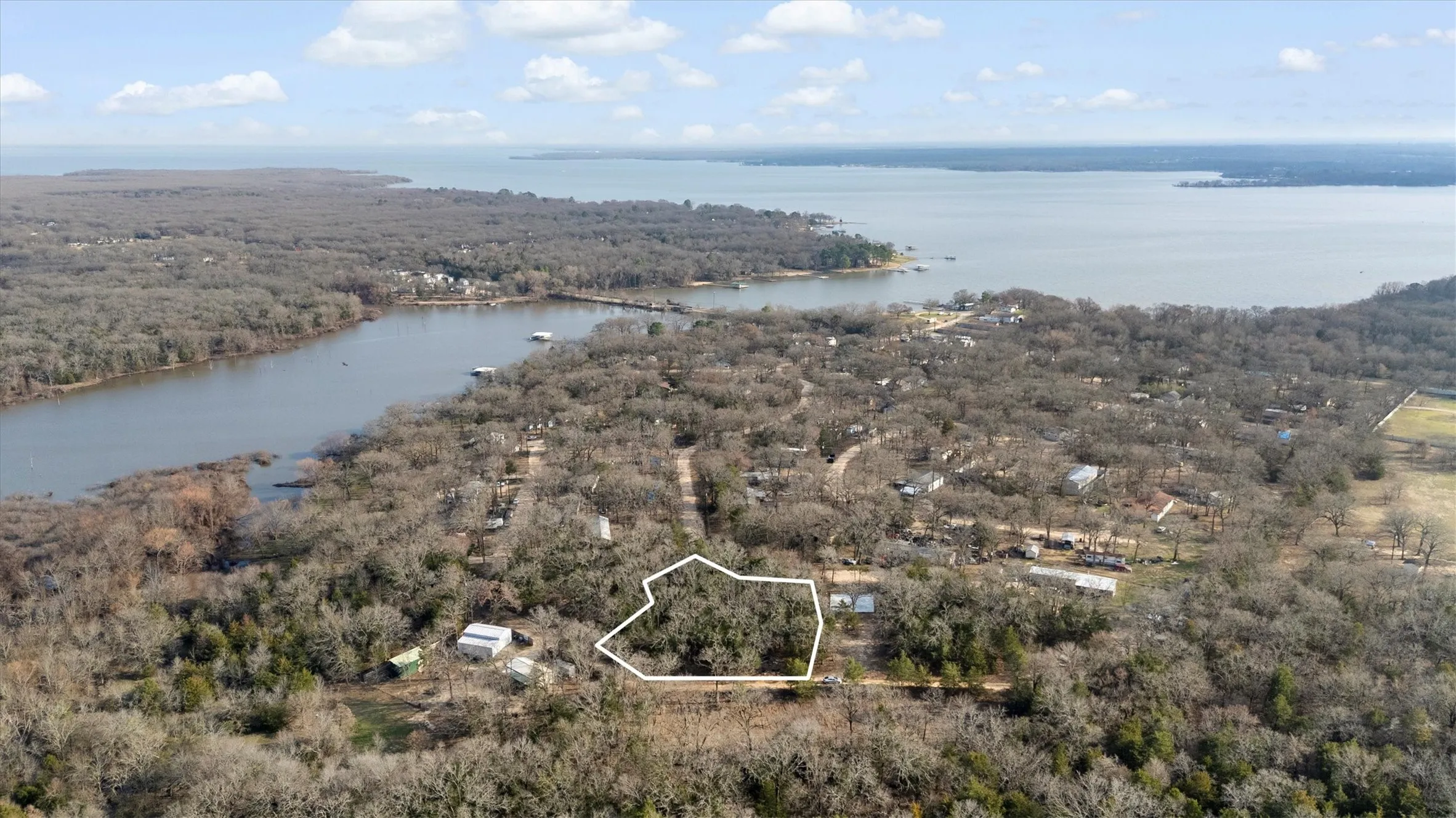 Unimproved Land For Sale in Hunt County , 813 Wood Duck Terrace, Quinlan, Texas 75474, 0, 0, Garage spaces, 0 Sqft, built in 0, mls#21167676, Real Estate Agent in Quinlan, Homes For Sale in Hunt county, Homes For Sale in Quinlan, Realtor in Quinlan Texas, Real Estate Brokerage Independent Realty Texas, Luminita Cordes Realtor