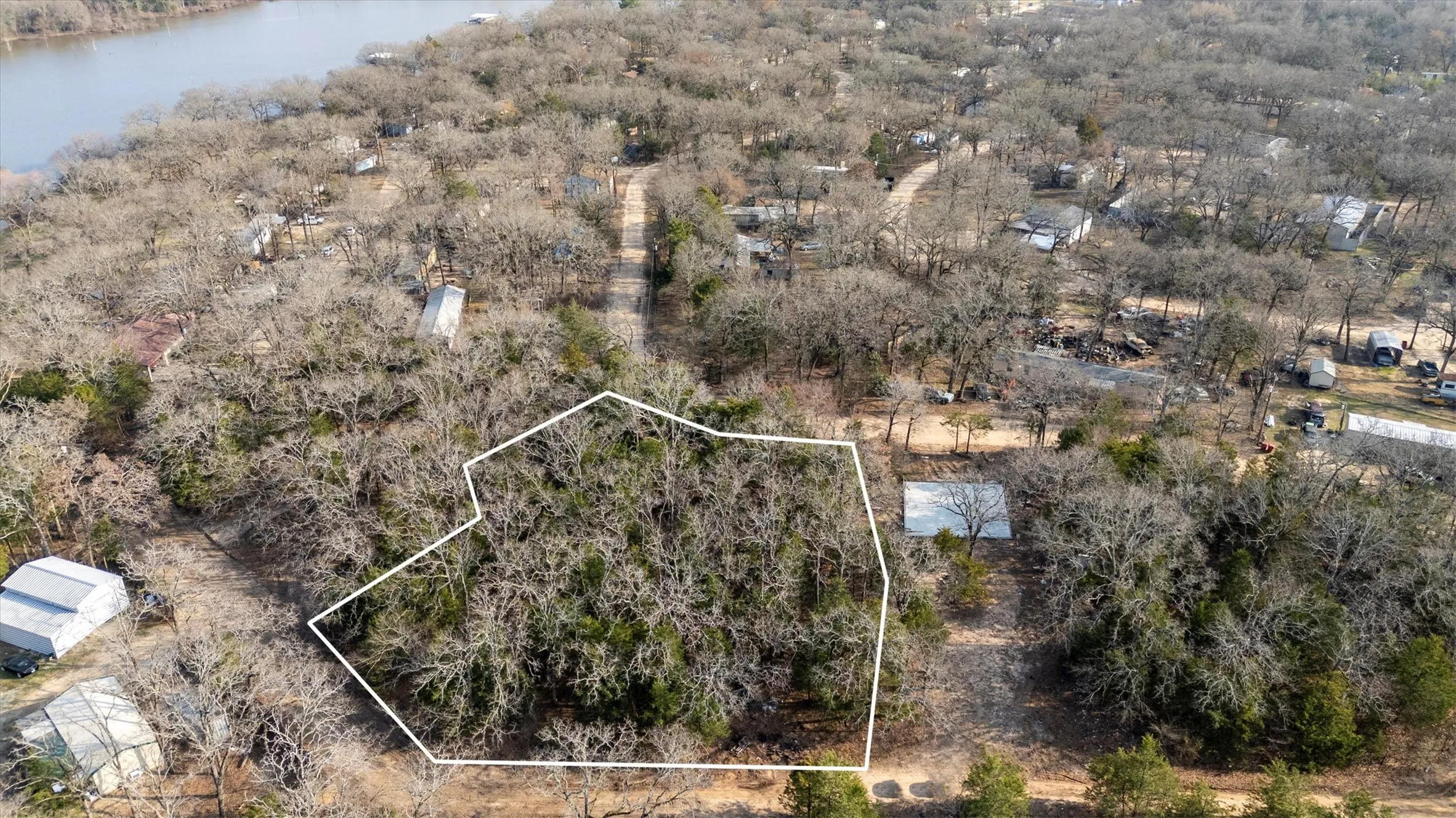 Unimproved Land For Sale in Hunt County , 813 Wood Duck Terrace, Quinlan, Texas 75474, 0, 0, Garage spaces, 0 Sqft, built in 0, mls#21167676, Real Estate Agent in Quinlan, Homes For Sale in Hunt county, Homes For Sale in Quinlan, Realtor in Quinlan Texas, Real Estate Brokerage Independent Realty Texas, Luminita Cordes Realtor