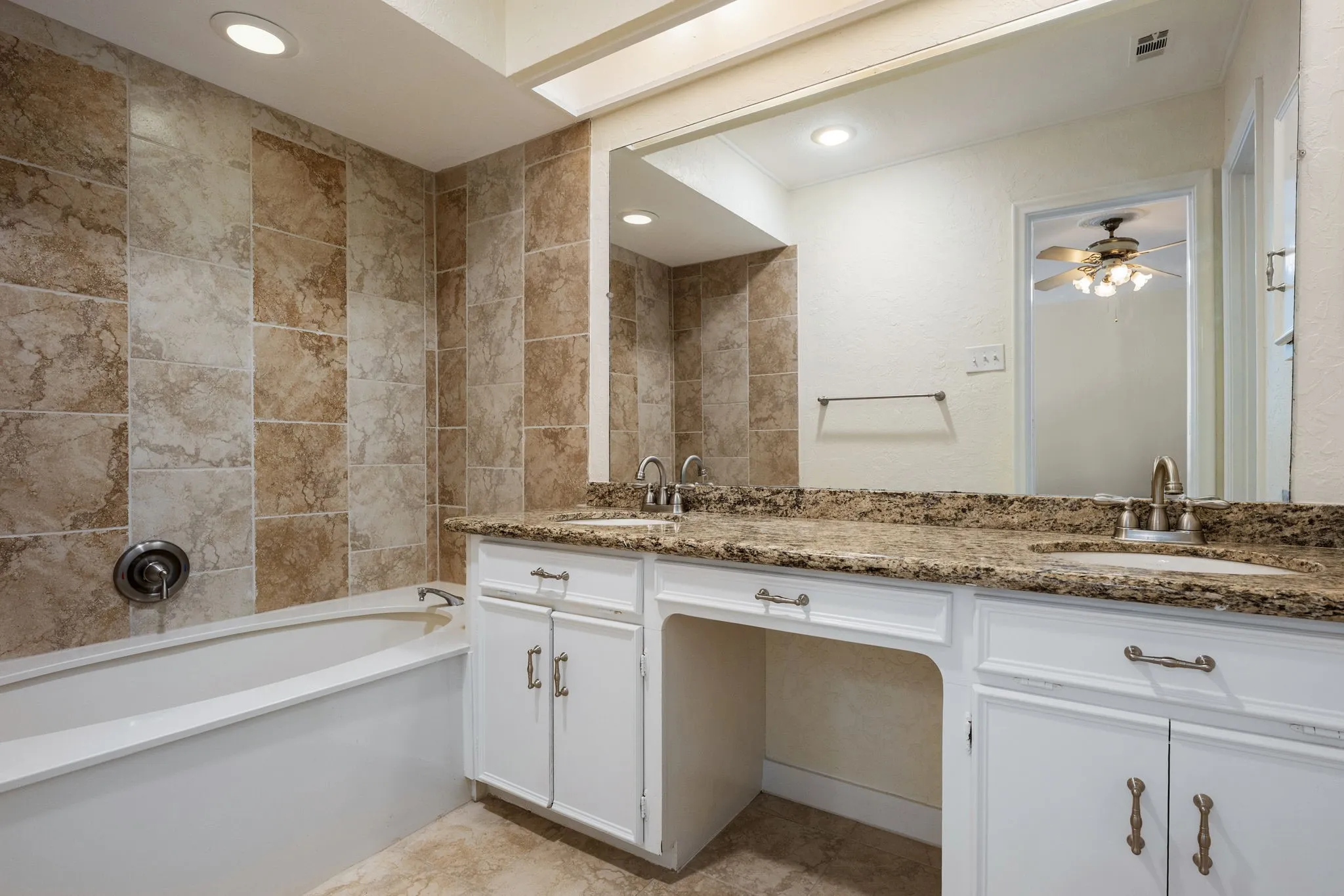 Single Family Residence For Sale in Dallas County , 10521 Sandpiper Lane, Dallas, Texas 75230, 3 Bedroom, 2 Bathroom, 2 Garage spaces, 1,859 Sqft, built in 1971, mls#21167797, Real Estate Agent in Dallas, Homes For Sale in Dallas county, Homes For Sale in Dallas, Realtor in Dallas Texas, Real Estate Brokerage Independent Realty Texas, Luminita Cordes Realtor