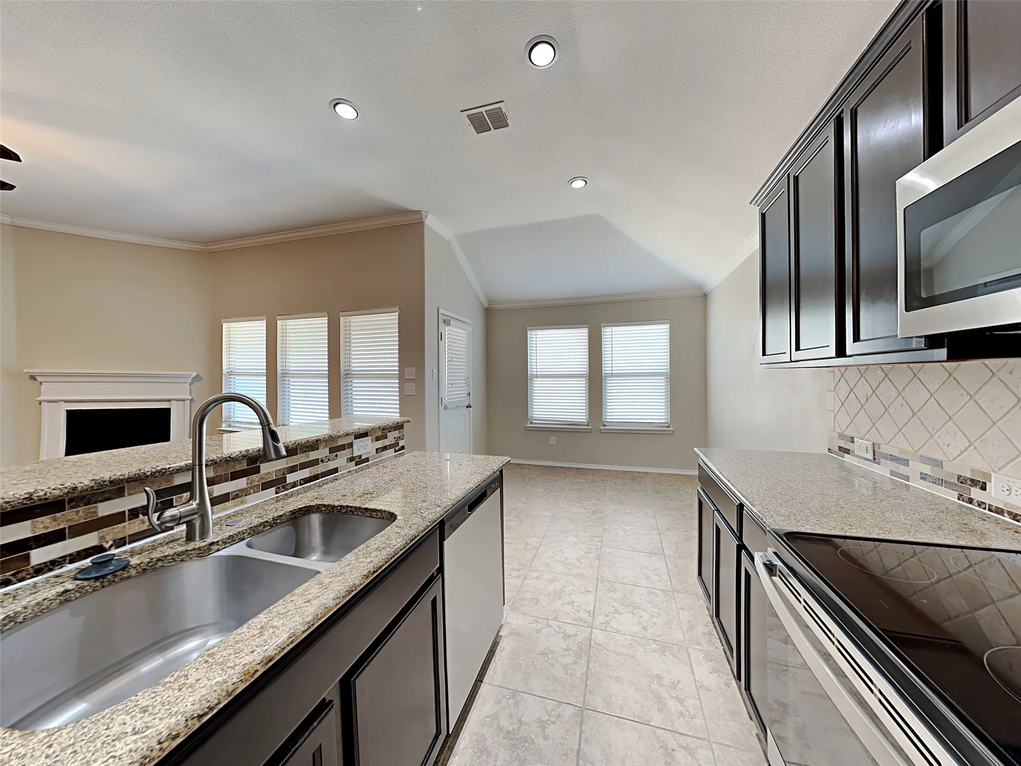 Single Family Residence For Sale in Collin County , 1201 Evers Drive, Mc Kinney, Texas 75071, 4 Bedroom, 3 Bathroom, 2 Garage spaces, 2,341 Sqft, built in 2014, mls#21167833, Real Estate Agent in Mc Kinney, Homes For Sale in Collin county, Homes For Sale in Mc Kinney, Realtor in Mc Kinney Texas, Real Estate Brokerage Independent Realty Texas, Luminita Cordes Realtor