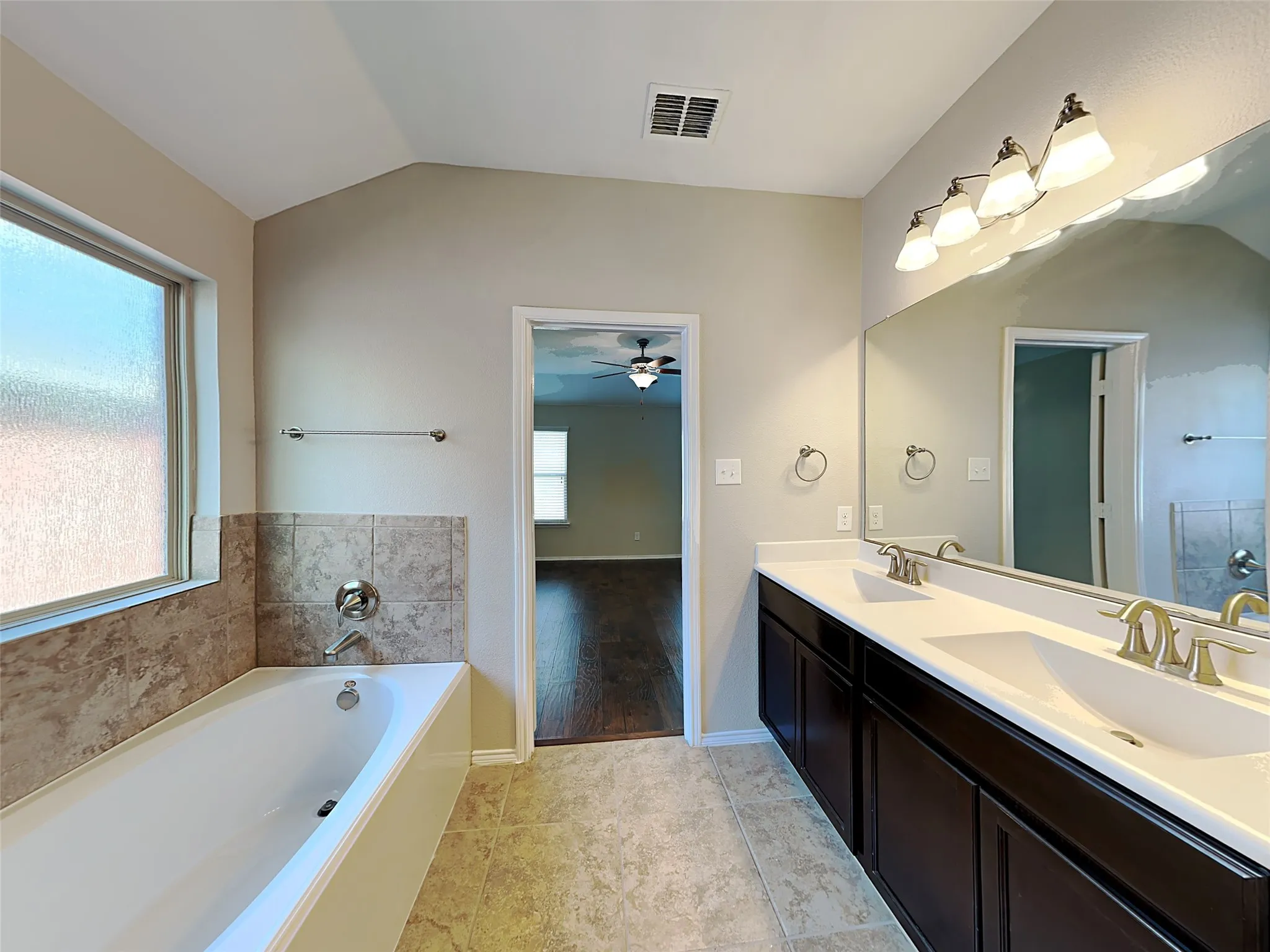 Single Family Residence For Sale in Collin County , 1201 Evers Drive, Mc Kinney, Texas 75071, 4 Bedroom, 3 Bathroom, 2 Garage spaces, 2,341 Sqft, built in 2014, mls#21167833, Real Estate Agent in Mc Kinney, Homes For Sale in Collin county, Homes For Sale in Mc Kinney, Realtor in Mc Kinney Texas, Real Estate Brokerage Independent Realty Texas, Luminita Cordes Realtor