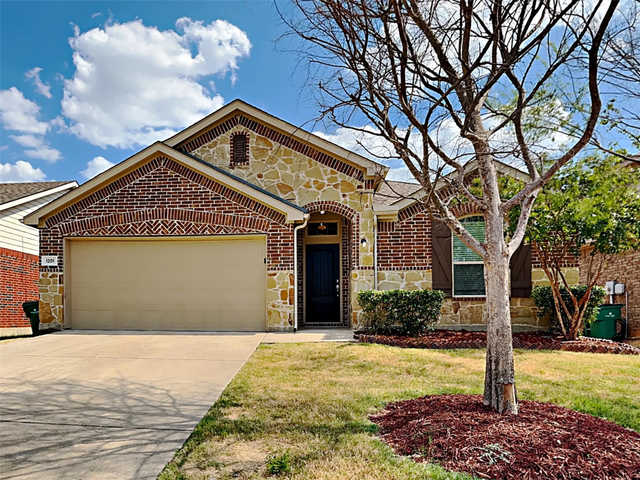 Single Family Residence For Sale in Collin County , 1201 Evers Drive, Mc Kinney, Texas 75071, 4 Bedroom, 3 Bathroom, 2 Garage spaces, 2,341 Sqft, built in 2014, mls#21167833, Real Estate Agent in Mc Kinney, Homes For Sale in Collin county, Homes For Sale in Mc Kinney, Realtor in Mc Kinney Texas, Real Estate Brokerage Independent Realty Texas, Luminita Cordes Realtor