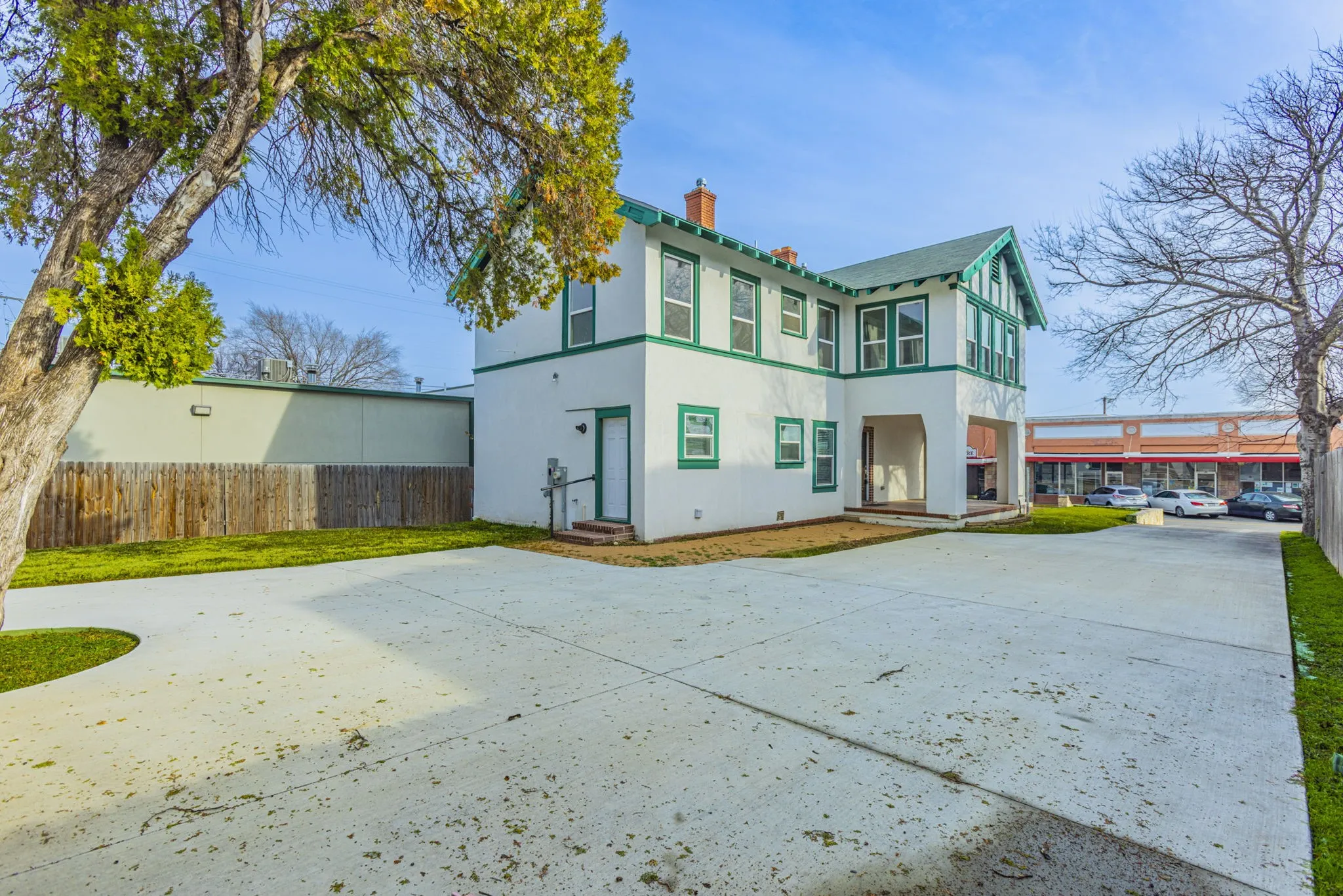 Single Family Residence For Sale in Mc Lennan County , 1314 N 15th Street, Waco, Texas 76707, 4 Bedroom, 2 Bathroom, Garage spaces, 2,122 Sqft, built in 1912, Preowned, mls#21160436, Real Estate Agent in Waco, Homes For Sale in Mc Lennan county, Homes For Sale in Waco, Realtor in Waco Texas, Real Estate Brokerage Independent Realty Texas, Luminita Cordes Realtor