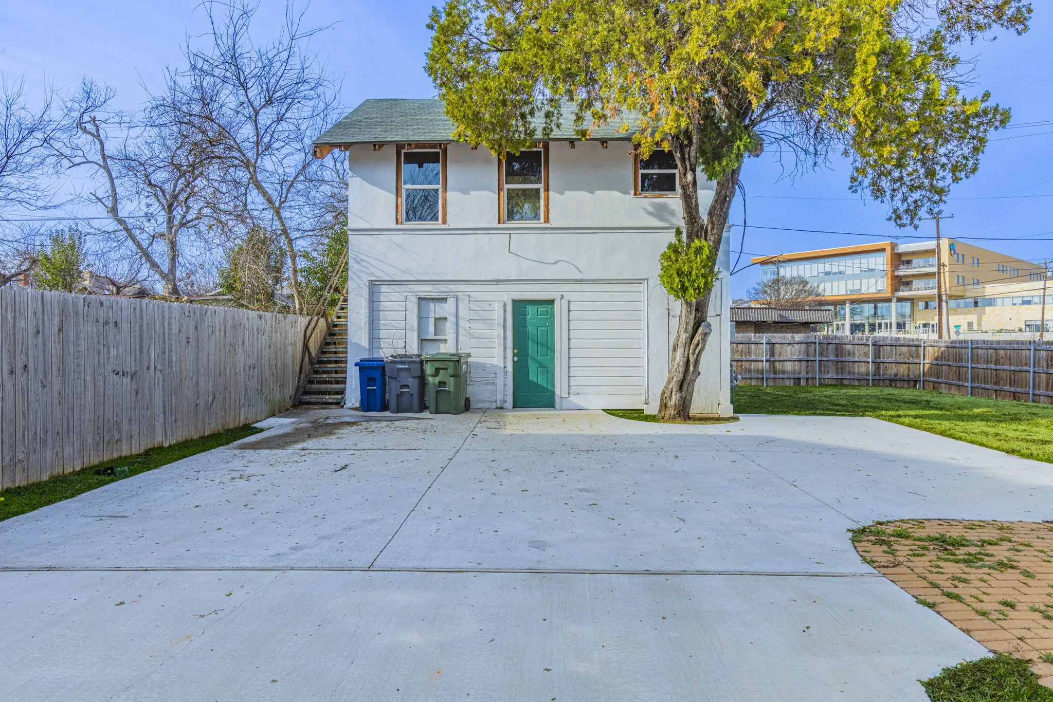 Single Family Residence For Sale in Mc Lennan County , 1314 N 15th Street, Waco, Texas 76707, 4 Bedroom, 2 Bathroom, Garage spaces, 2,122 Sqft, built in 1912, Preowned, mls#21160436, Real Estate Agent in Waco, Homes For Sale in Mc Lennan county, Homes For Sale in Waco, Realtor in Waco Texas, Real Estate Brokerage Independent Realty Texas, Luminita Cordes Realtor