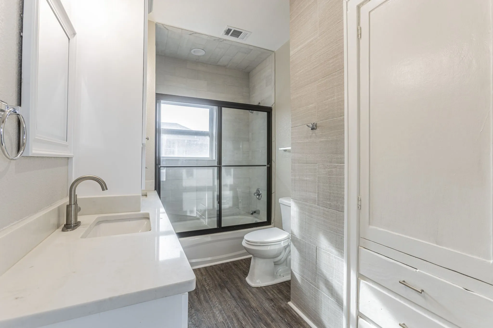 Single Family Residence For Sale in Mc Lennan County , 1314 N 15th Street, Waco, Texas 76707, 4 Bedroom, 2 Bathroom, Garage spaces, 2,122 Sqft, built in 1912, Preowned, mls#21160436, Real Estate Agent in Waco, Homes For Sale in Mc Lennan county, Homes For Sale in Waco, Realtor in Waco Texas, Real Estate Brokerage Independent Realty Texas, Luminita Cordes Realtor