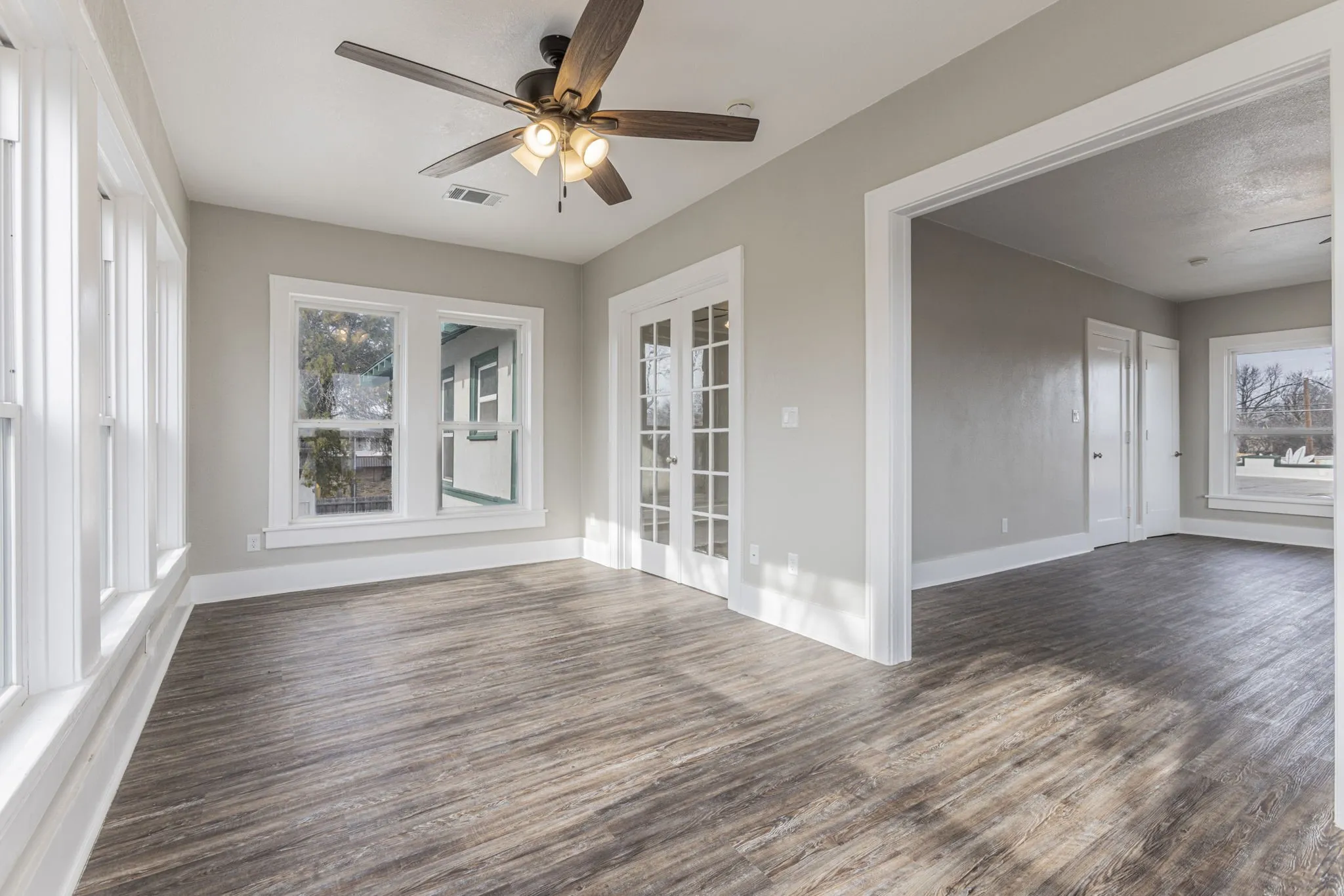 Single Family Residence For Sale in Mc Lennan County , 1314 N 15th Street, Waco, Texas 76707, 4 Bedroom, 2 Bathroom, Garage spaces, 2,122 Sqft, built in 1912, Preowned, mls#21160436, Real Estate Agent in Waco, Homes For Sale in Mc Lennan county, Homes For Sale in Waco, Realtor in Waco Texas, Real Estate Brokerage Independent Realty Texas, Luminita Cordes Realtor