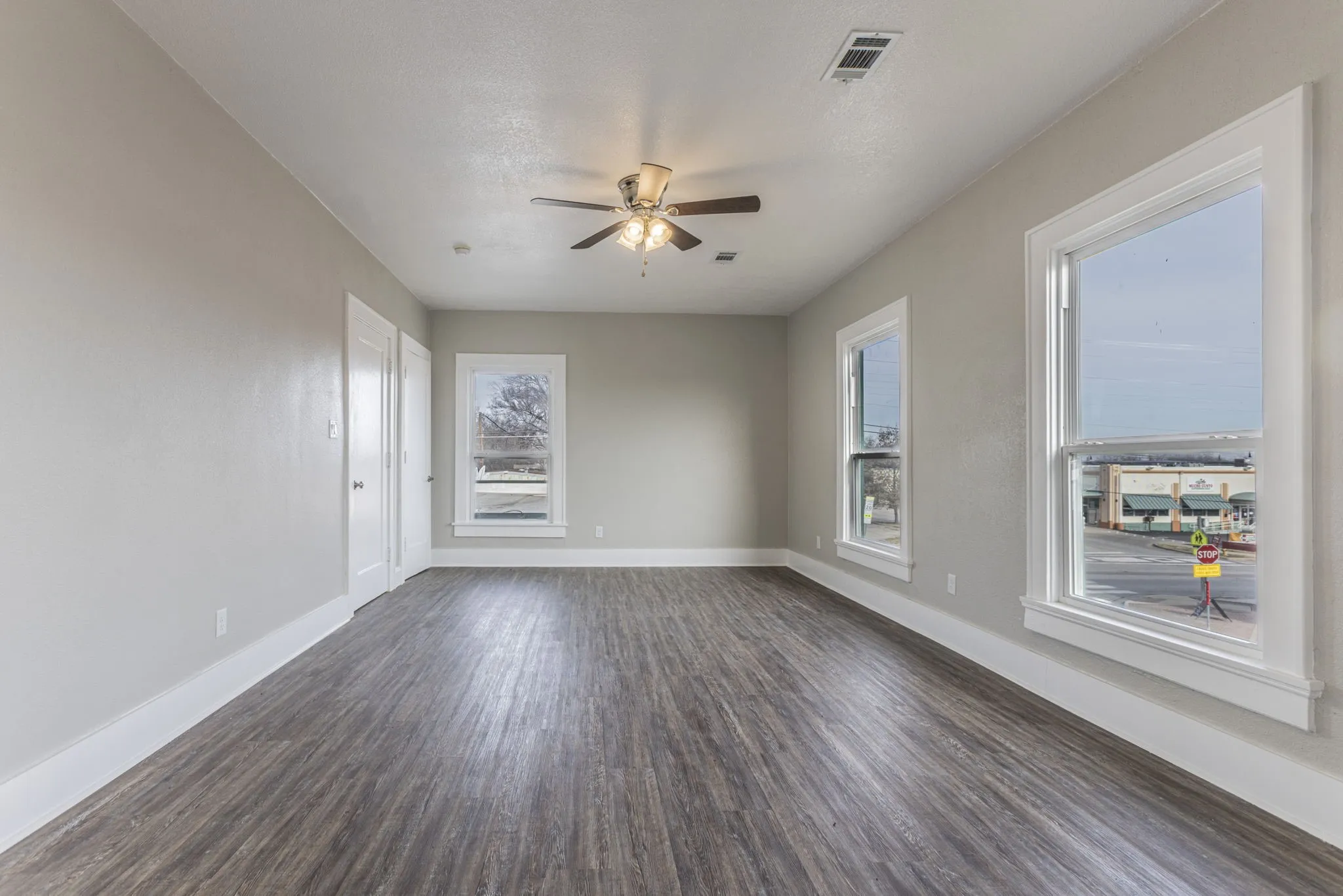 Single Family Residence For Sale in Mc Lennan County , 1314 N 15th Street, Waco, Texas 76707, 4 Bedroom, 2 Bathroom, Garage spaces, 2,122 Sqft, built in 1912, Preowned, mls#21160436, Real Estate Agent in Waco, Homes For Sale in Mc Lennan county, Homes For Sale in Waco, Realtor in Waco Texas, Real Estate Brokerage Independent Realty Texas, Luminita Cordes Realtor