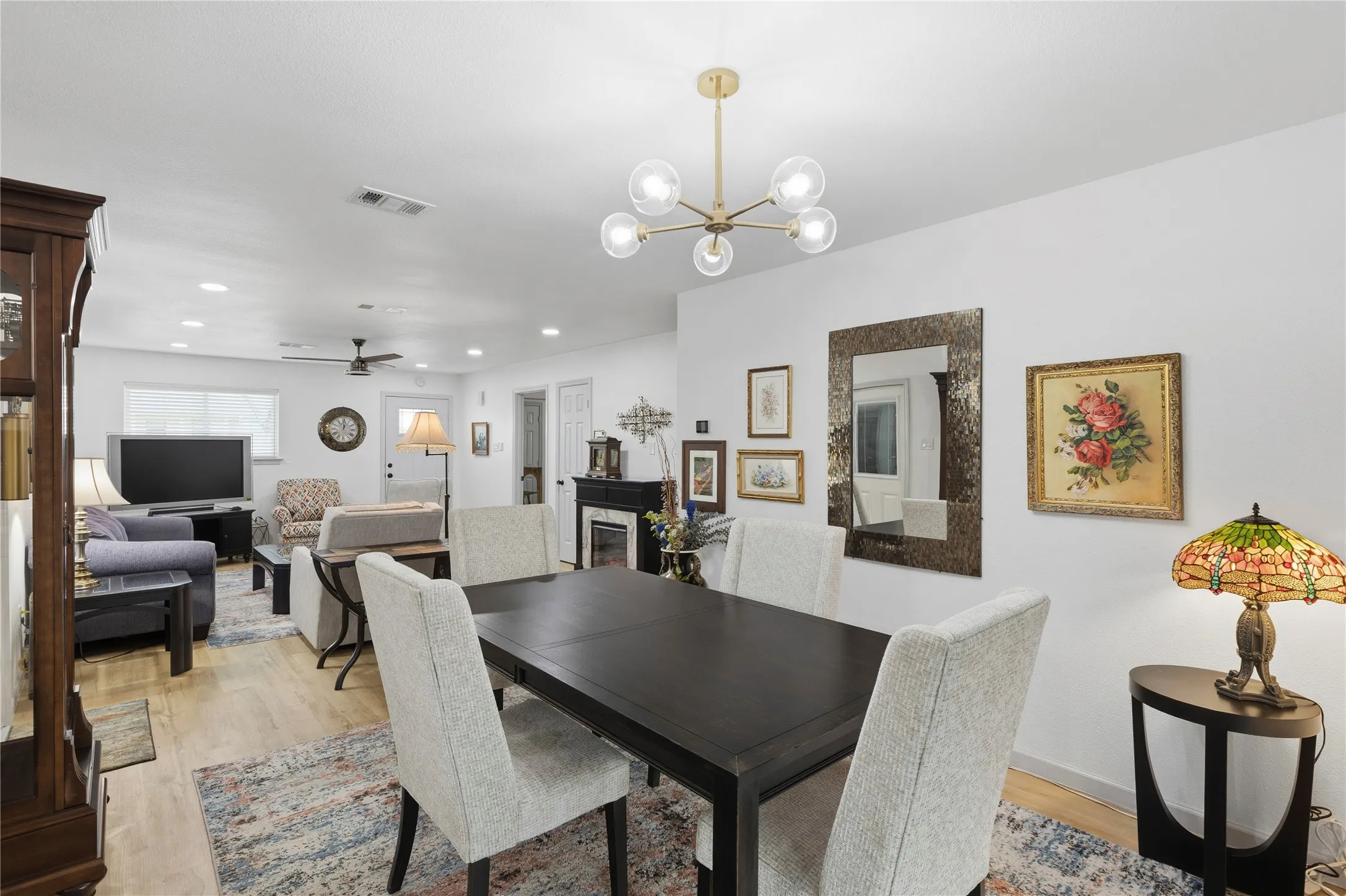 Single Family Residence For Sale in Dallas County , 4104 Tacoma Street, Irving, Texas 75062, 3 Bedroom, 2 Bathroom, 2 Garage spaces, 1,354 Sqft, built in 1966, Preowned, mls#21151526, Real Estate Agent in Irving, Homes For Sale in Dallas county, Homes For Sale in Irving, Realtor in Irving Texas, Real Estate Brokerage Independent Realty Texas, Luminita Cordes Realtor