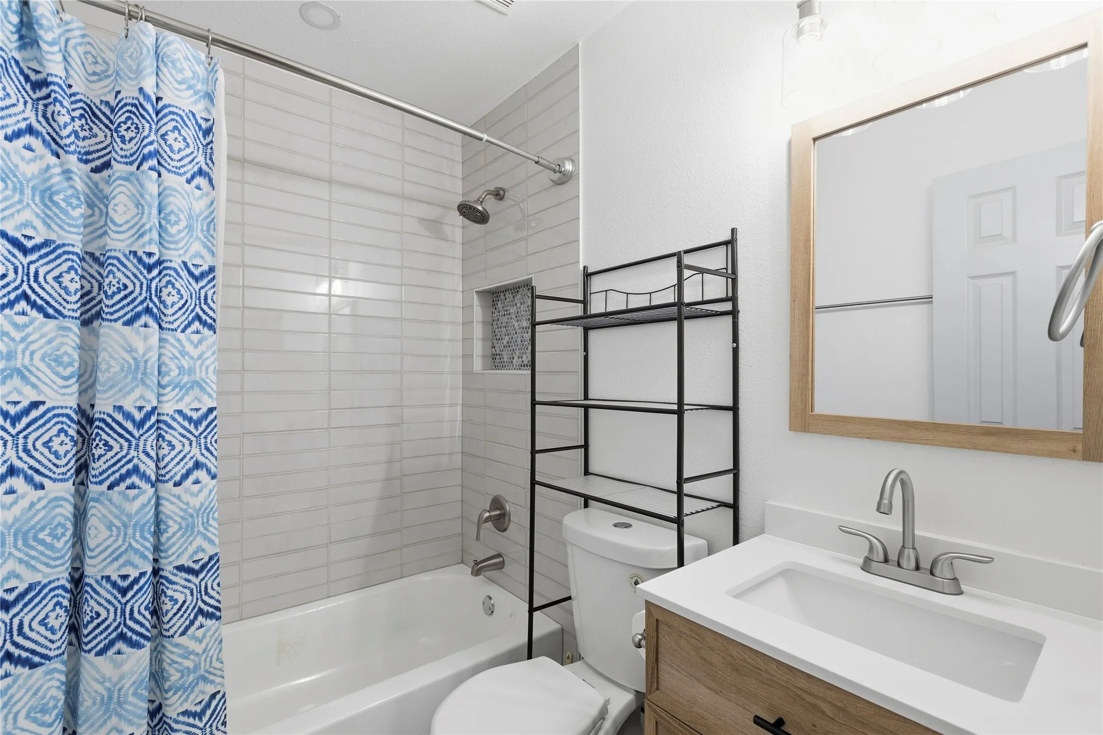 Single Family Residence For Sale in Dallas County , 4104 Tacoma Street, Irving, Texas 75062, 3 Bedroom, 2 Bathroom, 2 Garage spaces, 1,354 Sqft, built in 1966, Preowned, mls#21151526, Real Estate Agent in Irving, Homes For Sale in Dallas county, Homes For Sale in Irving, Realtor in Irving Texas, Real Estate Brokerage Independent Realty Texas, Luminita Cordes Realtor