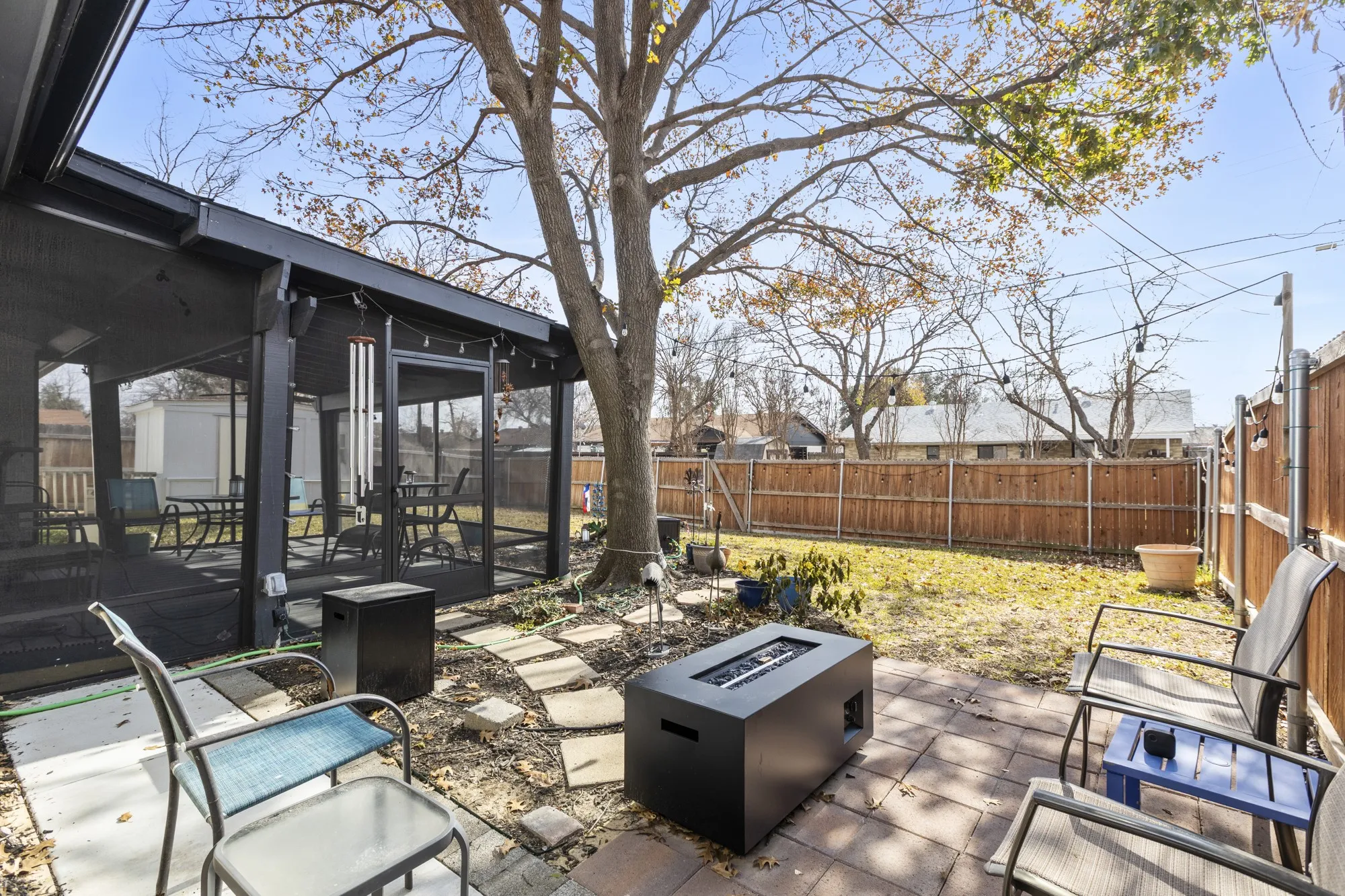 Single Family Residence For Sale in Dallas County , 4104 Tacoma Street, Irving, Texas 75062, 3 Bedroom, 2 Bathroom, 2 Garage spaces, 1,354 Sqft, built in 1966, Preowned, mls#21151526, Real Estate Agent in Irving, Homes For Sale in Dallas county, Homes For Sale in Irving, Realtor in Irving Texas, Real Estate Brokerage Independent Realty Texas, Luminita Cordes Realtor