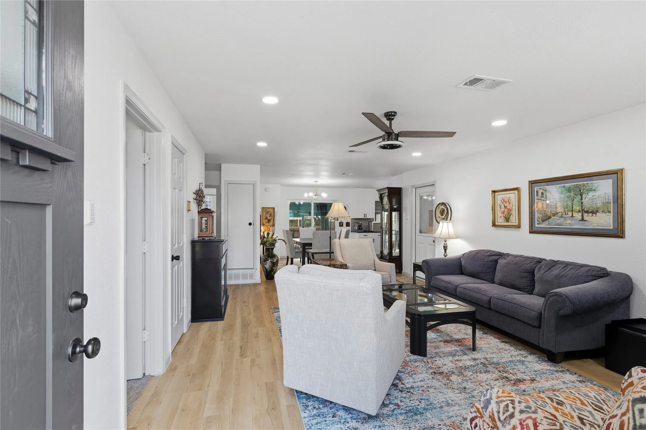 OPEN FLOOR PLAN FOR EASY LIVING!