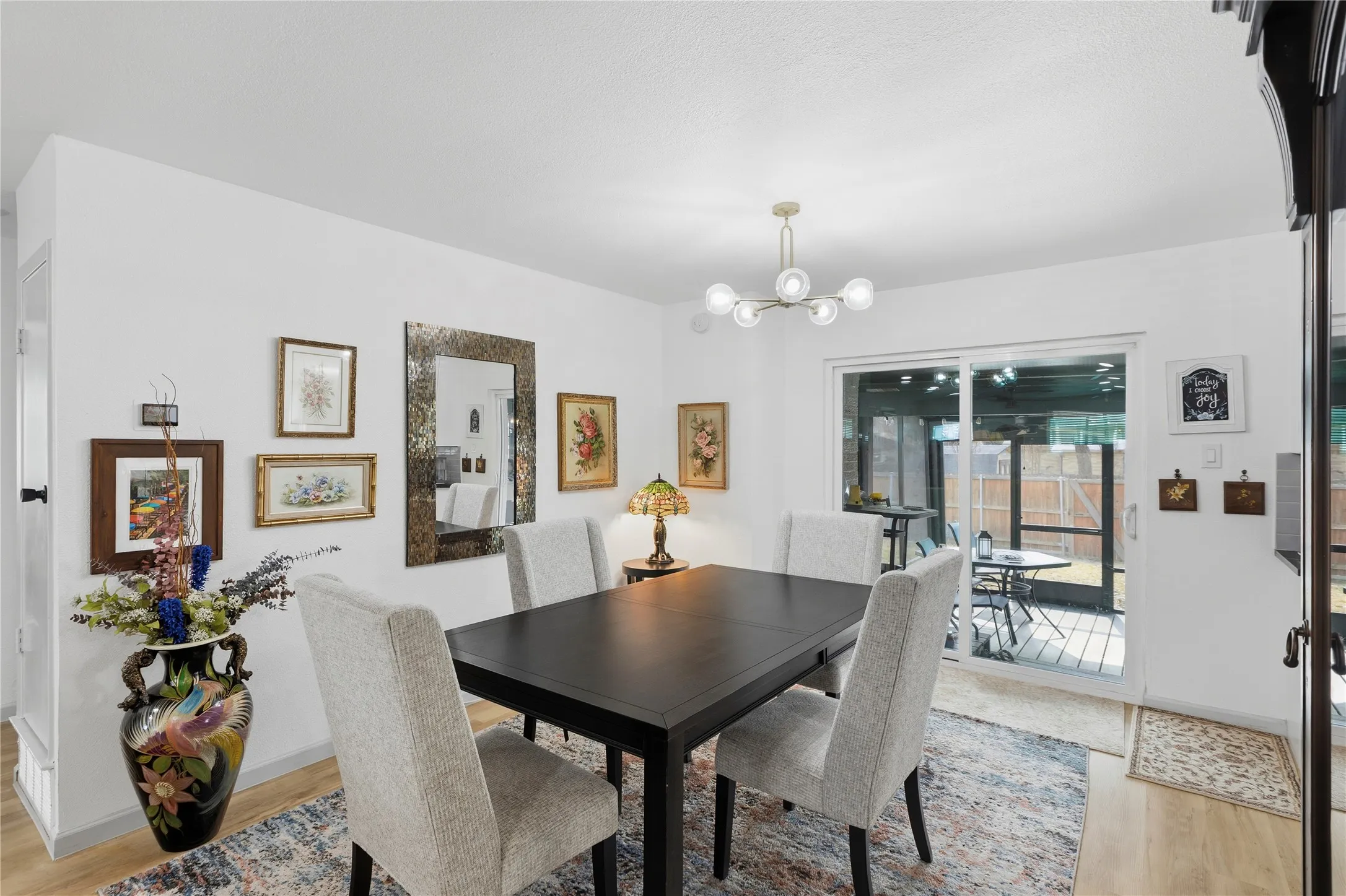Single Family Residence For Sale in Dallas County , 4104 Tacoma Street, Irving, Texas 75062, 3 Bedroom, 2 Bathroom, 2 Garage spaces, 1,354 Sqft, built in 1966, Preowned, mls#21151526, Real Estate Agent in Irving, Homes For Sale in Dallas county, Homes For Sale in Irving, Realtor in Irving Texas, Real Estate Brokerage Independent Realty Texas, Luminita Cordes Realtor