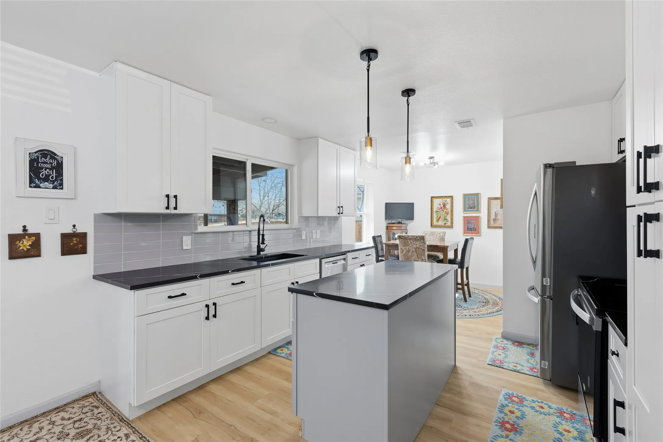 Single Family Residence For Sale in Dallas County , 4104 Tacoma Street, Irving, Texas 75062, 3 Bedroom, 2 Bathroom, 2 Garage spaces, 1,354 Sqft, built in 1966, Preowned, mls#21151526, Real Estate Agent in Irving, Homes For Sale in Dallas county, Homes For Sale in Irving, Realtor in Irving Texas, Real Estate Brokerage Independent Realty Texas, Luminita Cordes Realtor