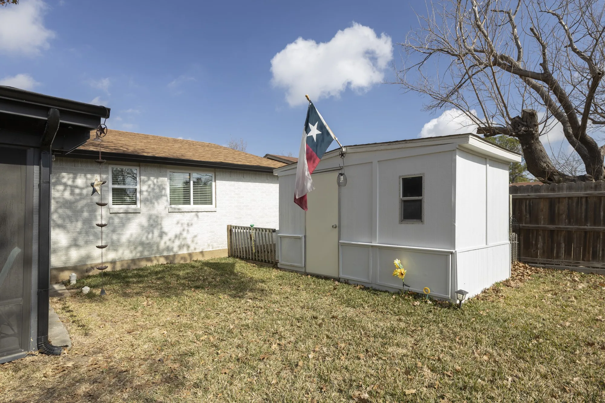 Single Family Residence For Sale in Dallas County , 4104 Tacoma Street, Irving, Texas 75062, 3 Bedroom, 2 Bathroom, 2 Garage spaces, 1,354 Sqft, built in 1966, Preowned, mls#21151526, Real Estate Agent in Irving, Homes For Sale in Dallas county, Homes For Sale in Irving, Realtor in Irving Texas, Real Estate Brokerage Independent Realty Texas, Luminita Cordes Realtor