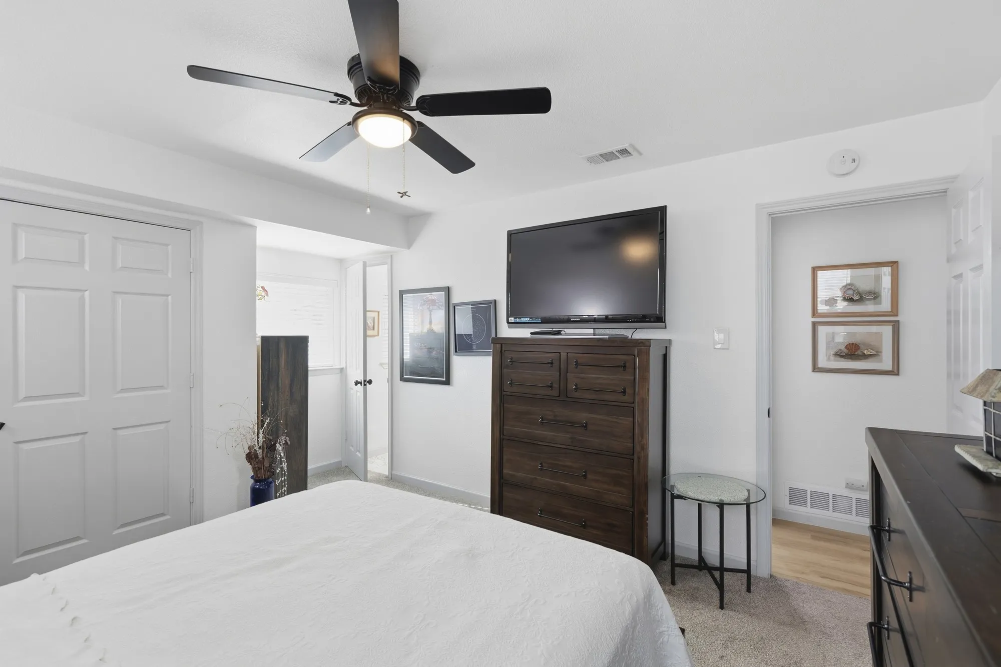 Single Family Residence For Sale in Dallas County , 4104 Tacoma Street, Irving, Texas 75062, 3 Bedroom, 2 Bathroom, 2 Garage spaces, 1,354 Sqft, built in 1966, Preowned, mls#21151526, Real Estate Agent in Irving, Homes For Sale in Dallas county, Homes For Sale in Irving, Realtor in Irving Texas, Real Estate Brokerage Independent Realty Texas, Luminita Cordes Realtor