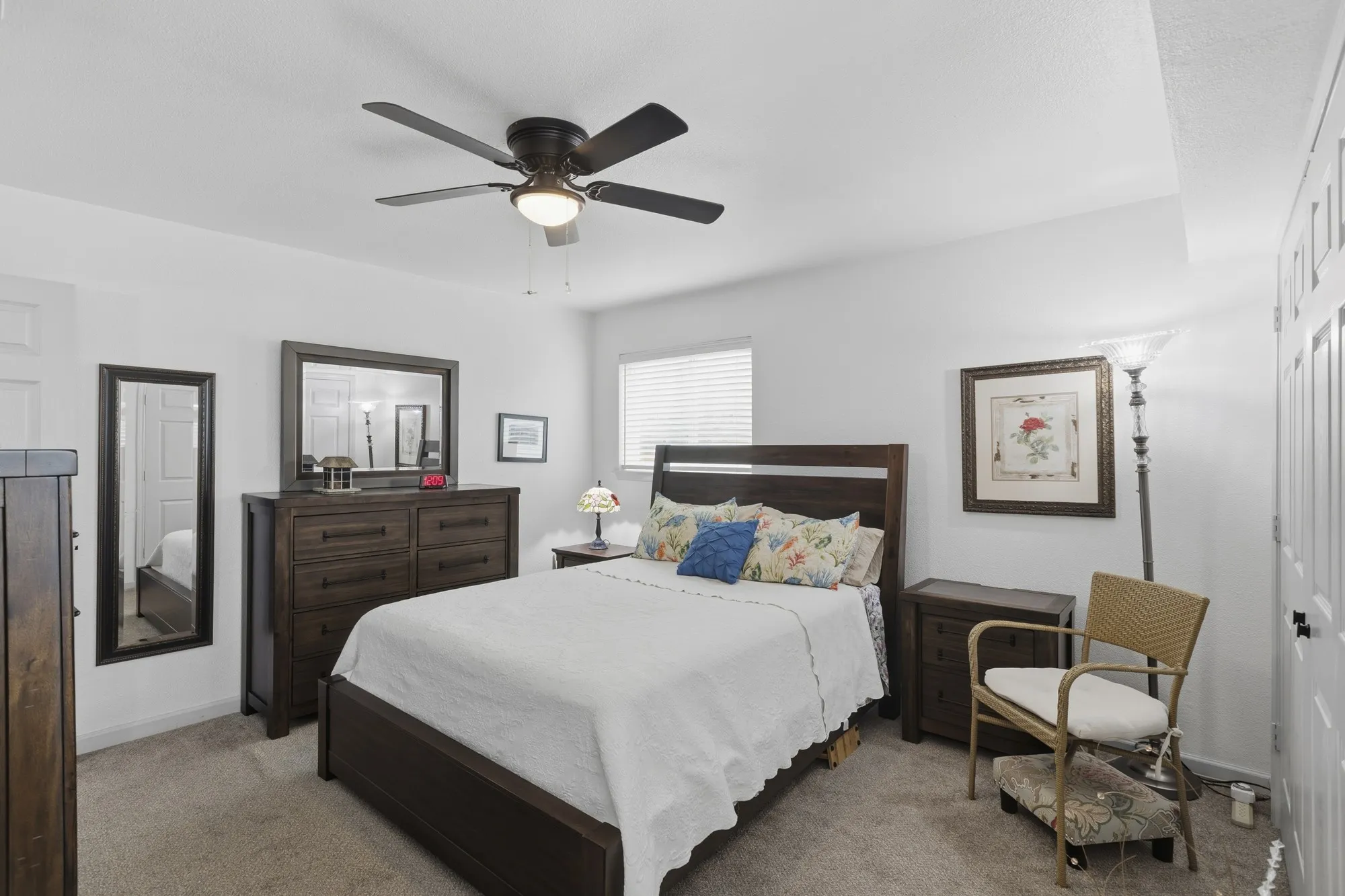 Single Family Residence For Sale in Dallas County , 4104 Tacoma Street, Irving, Texas 75062, 3 Bedroom, 2 Bathroom, 2 Garage spaces, 1,354 Sqft, built in 1966, Preowned, mls#21151526, Real Estate Agent in Irving, Homes For Sale in Dallas county, Homes For Sale in Irving, Realtor in Irving Texas, Real Estate Brokerage Independent Realty Texas, Luminita Cordes Realtor