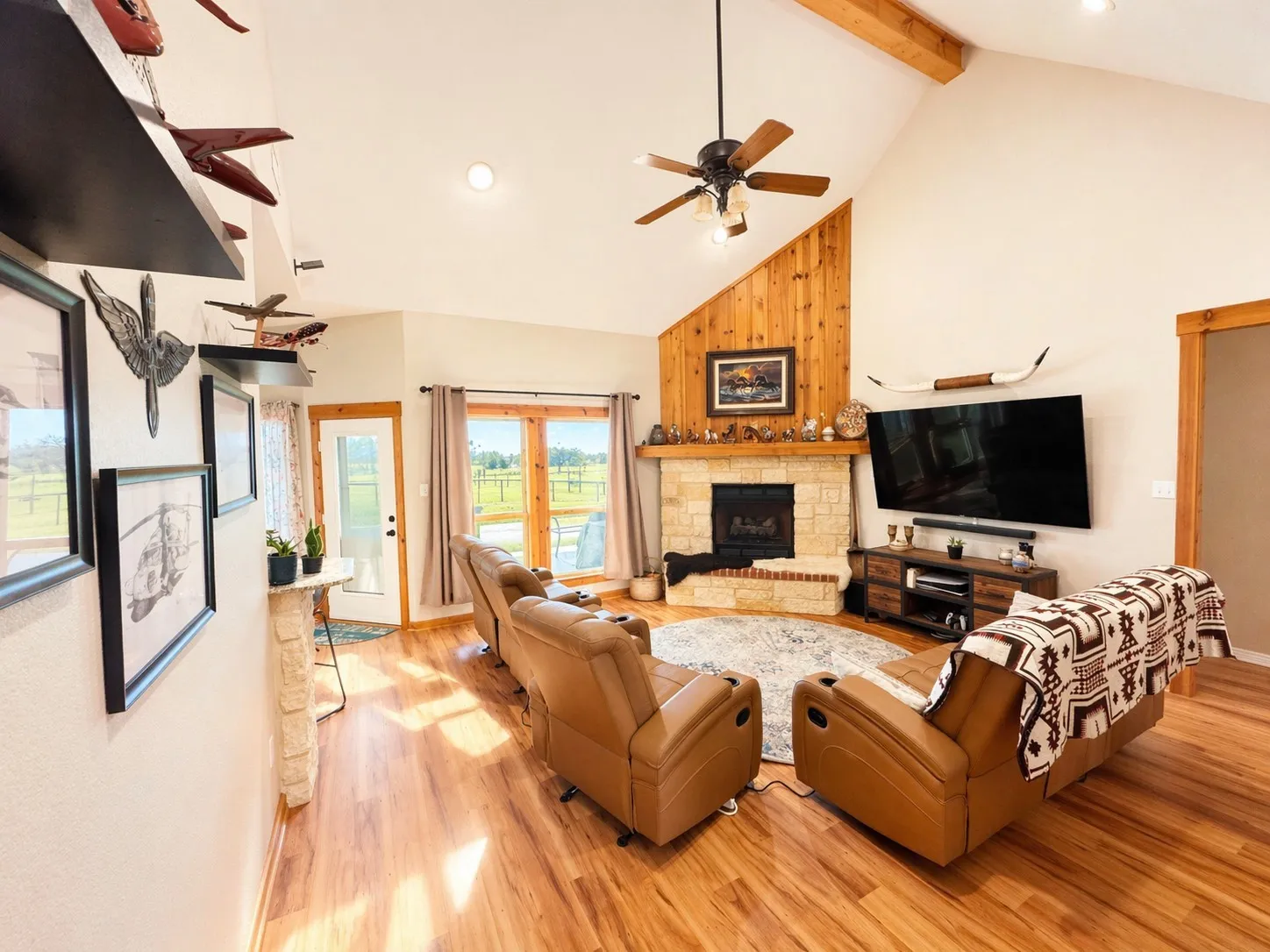 Single Family Residence For Sale in Hill County , 226 HCR 3321, Hubbard, Texas 76648, 4 Bedroom, 3 Bathroom, 2 Garage spaces, 2,835 Sqft, built in 2008, mls#21165329, Real Estate Agent in Hubbard, Homes For Sale in Hill county, Homes For Sale in Hubbard, Realtor in Hubbard Texas, Real Estate Brokerage Independent Realty Texas, Luminita Cordes Realtor
