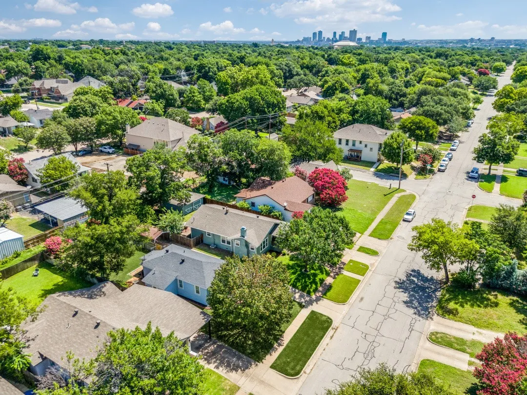 Improved Land For Sale in Tarrant County , 4812 Calmont Avenue, Fort Worth, Texas 76107, 0, 0, Garage spaces, 0 Sqft, built in 1932, Price $235,000, mls#21167933, Real Estate Agent in Fort Worth, Homes For Sale in Tarrant county, Homes For Sale in Fort Worth, Realtor in Fort Worth Texas, Real Estate Brokerage Independent Realty Texas, Luminita Cordes Realtor