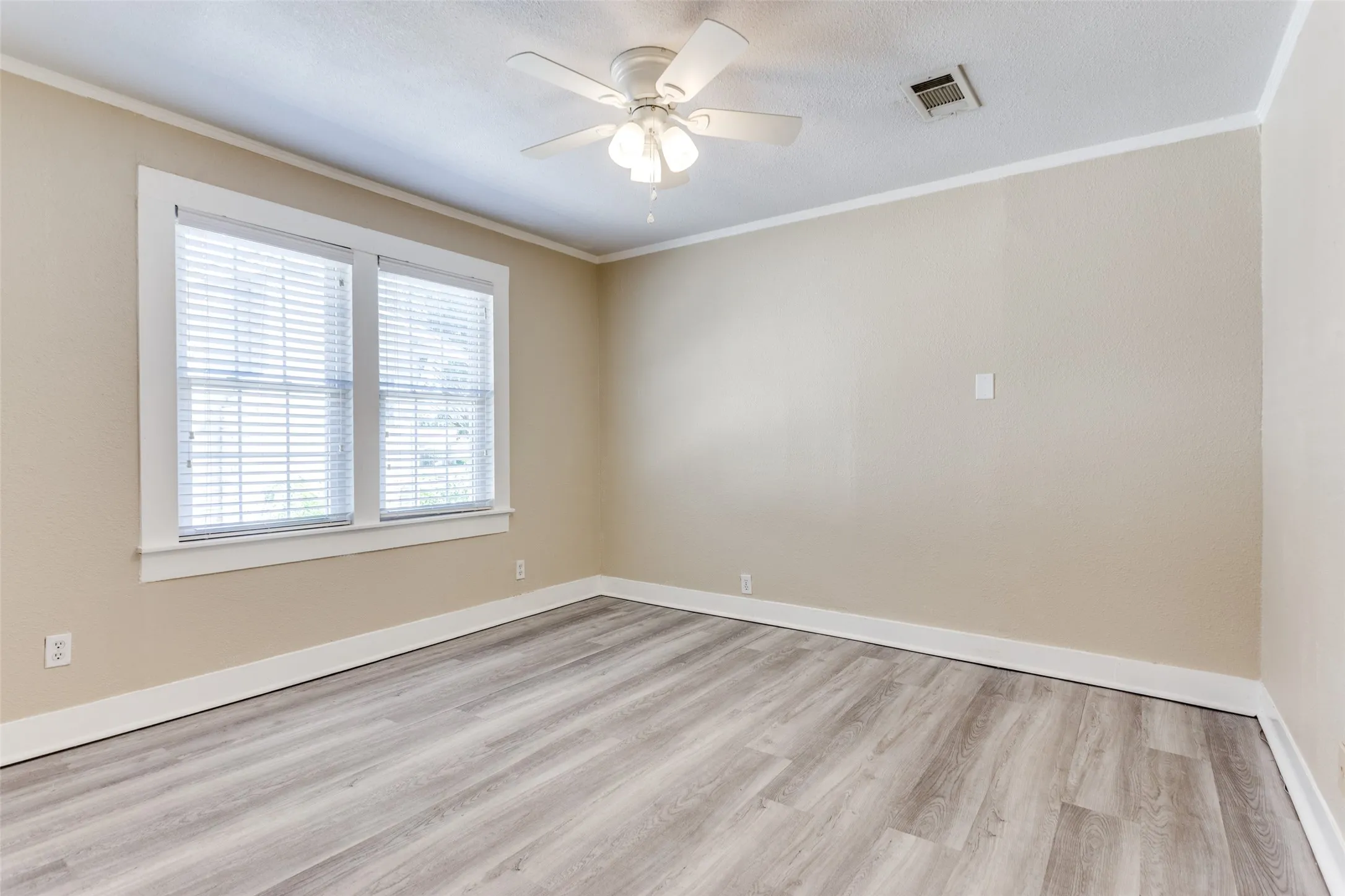 Improved Land For Sale in Tarrant County , 4812 Calmont Avenue, Fort Worth, Texas 76107, 0, 0, Garage spaces, 0 Sqft, built in 1932, Price $235,000, mls#21167933, Real Estate Agent in Fort Worth, Homes For Sale in Tarrant county, Homes For Sale in Fort Worth, Realtor in Fort Worth Texas, Real Estate Brokerage Independent Realty Texas, Luminita Cordes Realtor
