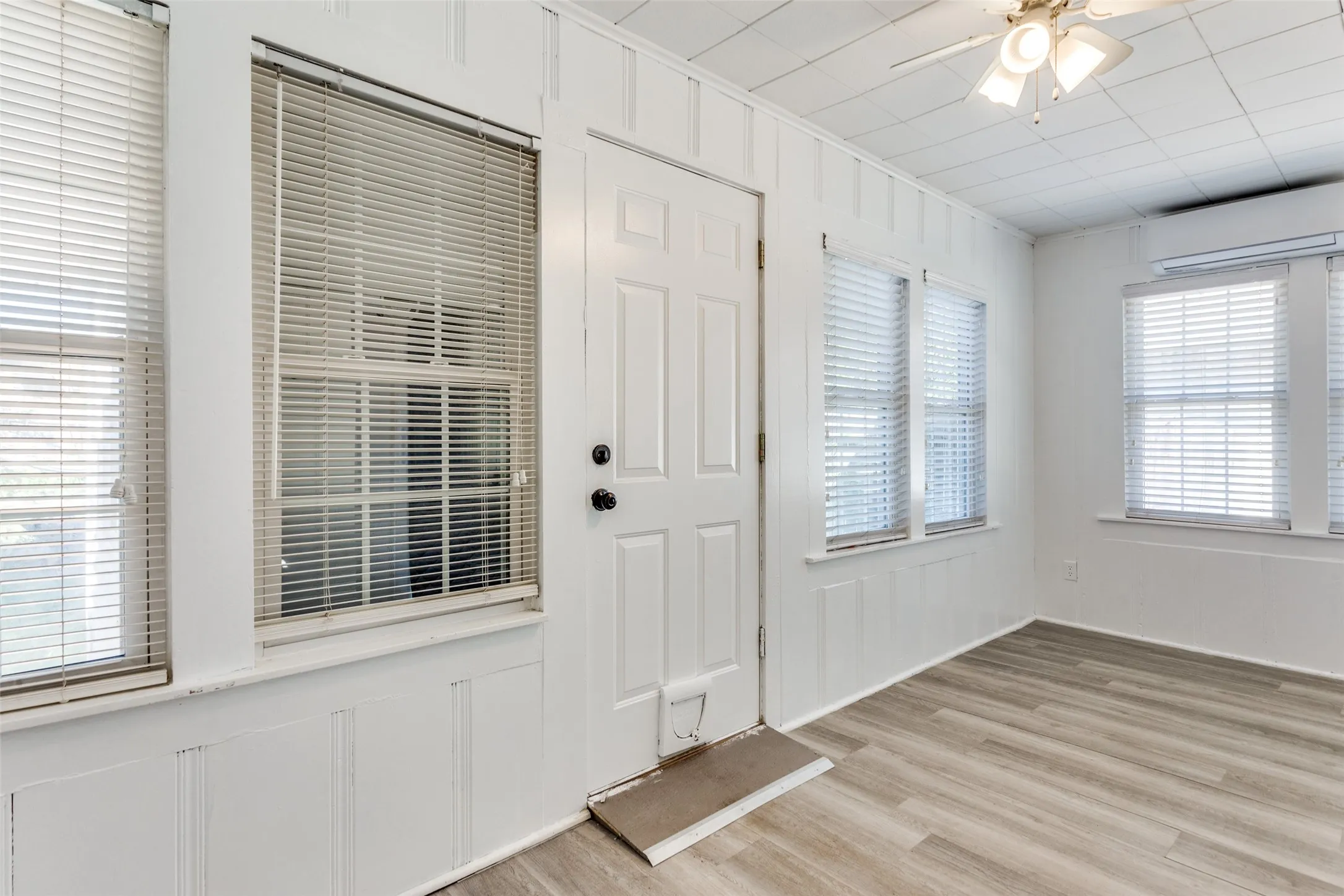 Improved Land For Sale in Tarrant County , 4812 Calmont Avenue, Fort Worth, Texas 76107, 0, 0, Garage spaces, 0 Sqft, built in 1932, Price $235,000, mls#21167933, Real Estate Agent in Fort Worth, Homes For Sale in Tarrant county, Homes For Sale in Fort Worth, Realtor in Fort Worth Texas, Real Estate Brokerage Independent Realty Texas, Luminita Cordes Realtor