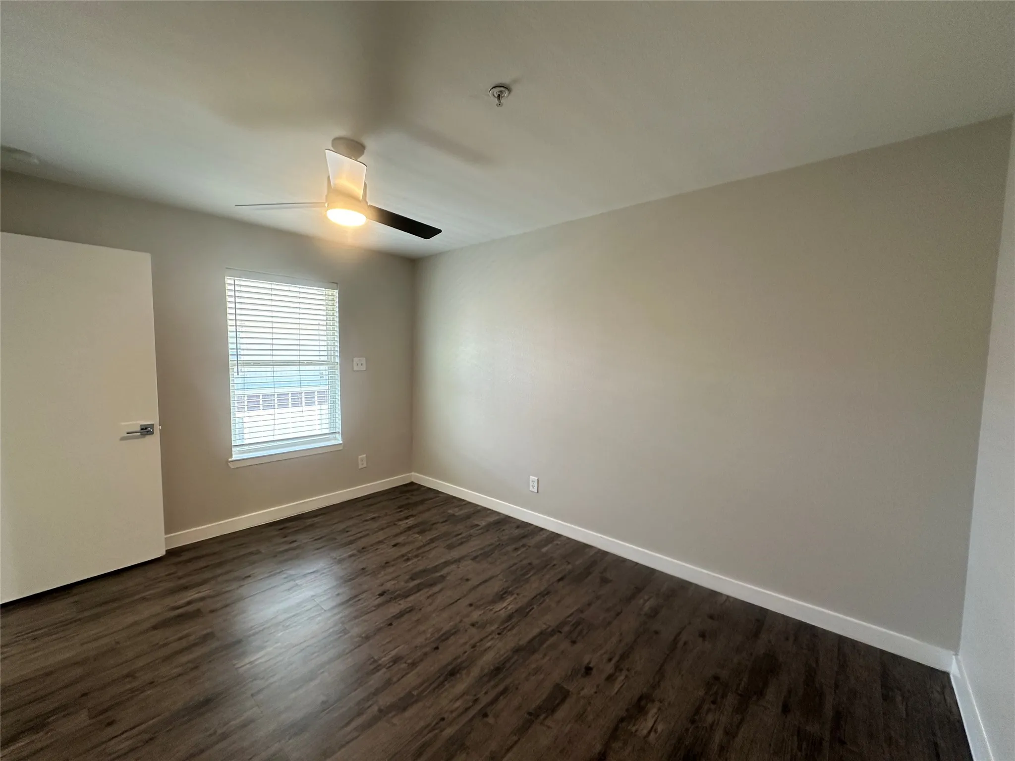 Apartment For Rent in Dallas County , 5408 Reiger Avenue 303, Dallas, Texas 75214, 2 Bedroom, 1 Bathroom, Garage spaces, 667 Sqft, built in 1986, Preowned, mls#21167975, Real Estate Agent in Dallas, Homes For Rent in Dallas county, Homes For Rent in Dallas, Realtor in Dallas Texas, Real Estate Brokerage Independent Realty Texas, Luminita Cordes Realtor