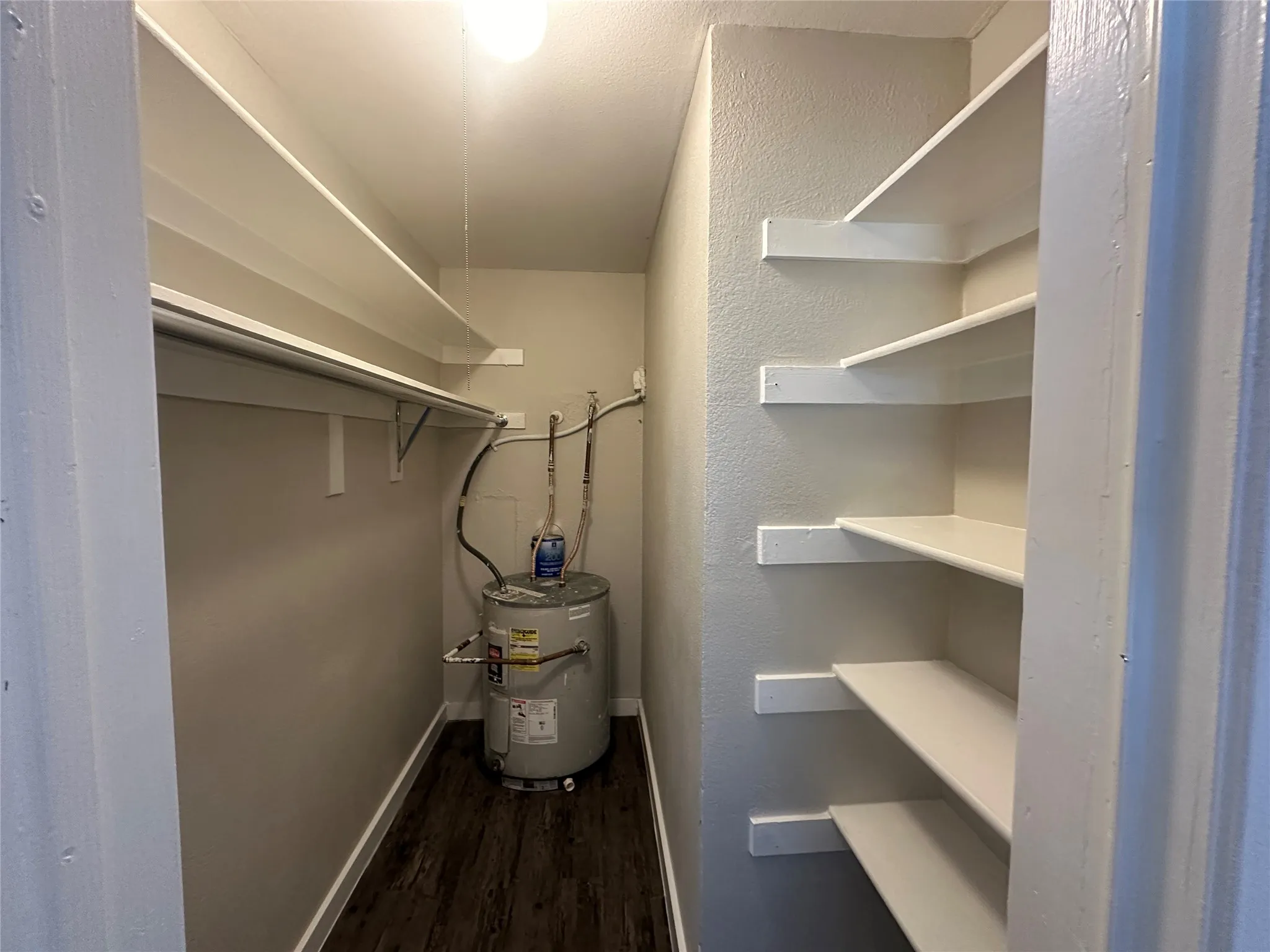 Apartment For Rent in Dallas County , 5408 Reiger Avenue 303, Dallas, Texas 75214, 2 Bedroom, 1 Bathroom, Garage spaces, 667 Sqft, built in 1986, Preowned, mls#21167975, Real Estate Agent in Dallas, Homes For Rent in Dallas county, Homes For Rent in Dallas, Realtor in Dallas Texas, Real Estate Brokerage Independent Realty Texas, Luminita Cordes Realtor