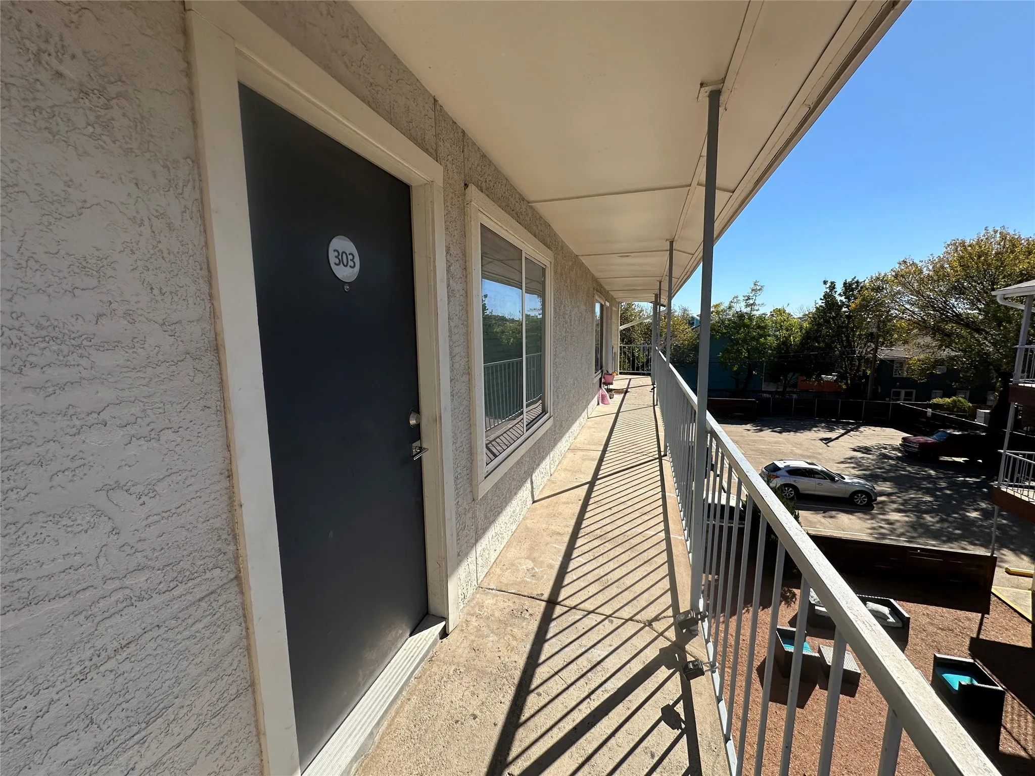 Apartment For Rent in Dallas County , 5408 Reiger Avenue 303, Dallas, Texas 75214, 2 Bedroom, 1 Bathroom, Garage spaces, 667 Sqft, built in 1986, Preowned, mls#21167975, Real Estate Agent in Dallas, Homes For Rent in Dallas county, Homes For Rent in Dallas, Realtor in Dallas Texas, Real Estate Brokerage Independent Realty Texas, Luminita Cordes Realtor