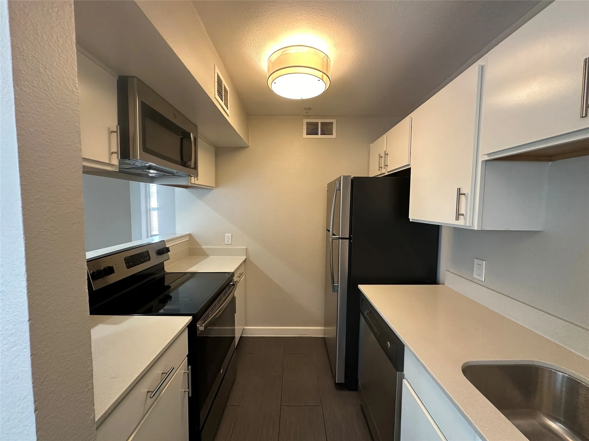 Apartment For Rent in Dallas County , 5408 Reiger Avenue 303, Dallas, Texas 75214, 2 Bedroom, 1 Bathroom, Garage spaces, 667 Sqft, built in 1986, Preowned, mls#21167975, Real Estate Agent in Dallas, Homes For Rent in Dallas county, Homes For Rent in Dallas, Realtor in Dallas Texas, Real Estate Brokerage Independent Realty Texas, Luminita Cordes Realtor