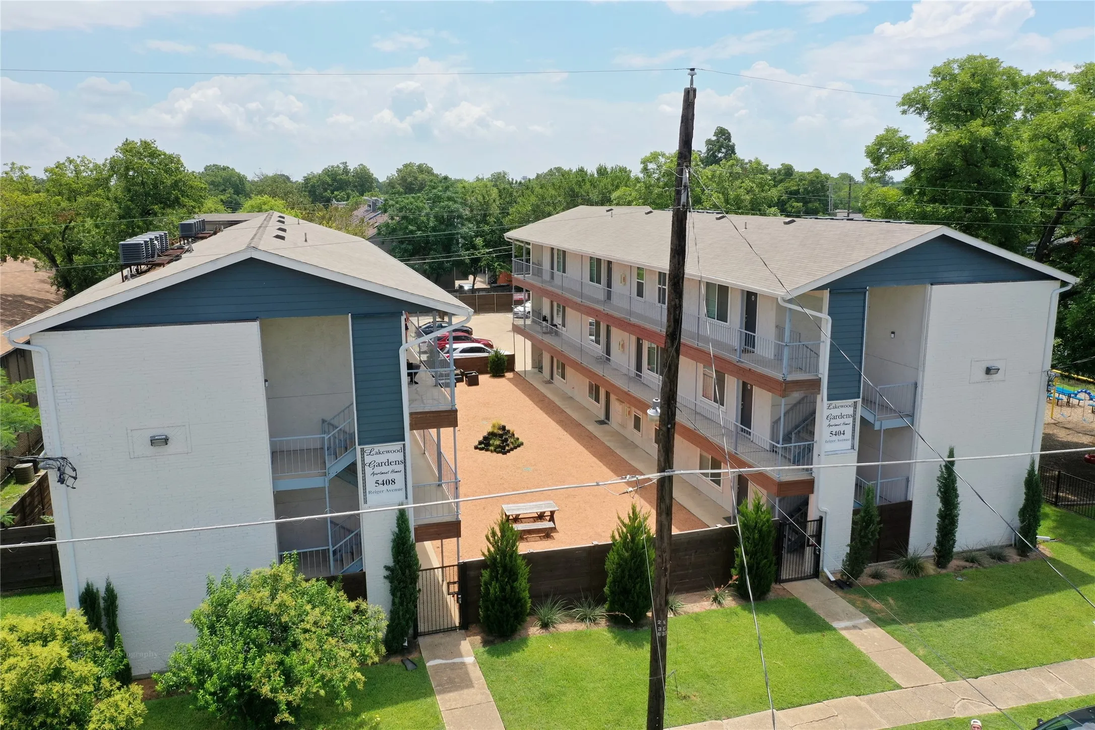 Apartment For Rent in Dallas County , 5408 Reiger Avenue 303, Dallas, Texas 75214, 2 Bedroom, 1 Bathroom, Garage spaces, 667 Sqft, built in 1986, Preowned, mls#21167975, Real Estate Agent in Dallas, Homes For Rent in Dallas county, Homes For Rent in Dallas, Realtor in Dallas Texas, Real Estate Brokerage Independent Realty Texas, Luminita Cordes Realtor