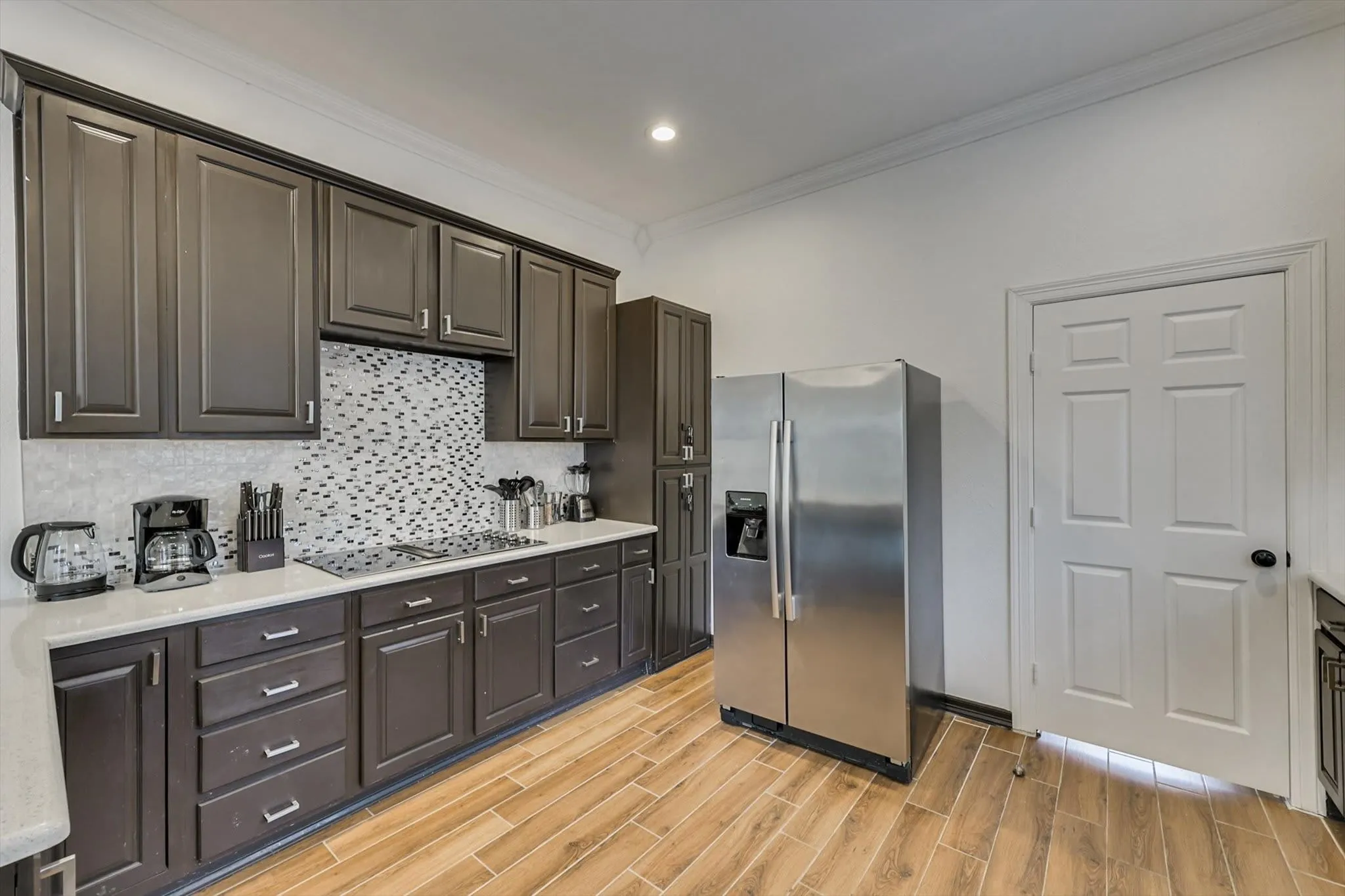 Single Family Residence For Sale in Dallas County , 909 Elsbeth Street, Dallas, Texas 75208, 3 Bedroom, 3 Bathroom, Garage spaces, 1,789 Sqft, built in 1945, mls#21168018, Real Estate Agent in Dallas, Homes For Sale in Dallas county, Homes For Sale in Dallas, Realtor in Dallas Texas, Real Estate Brokerage Independent Realty Texas, Luminita Cordes Realtor