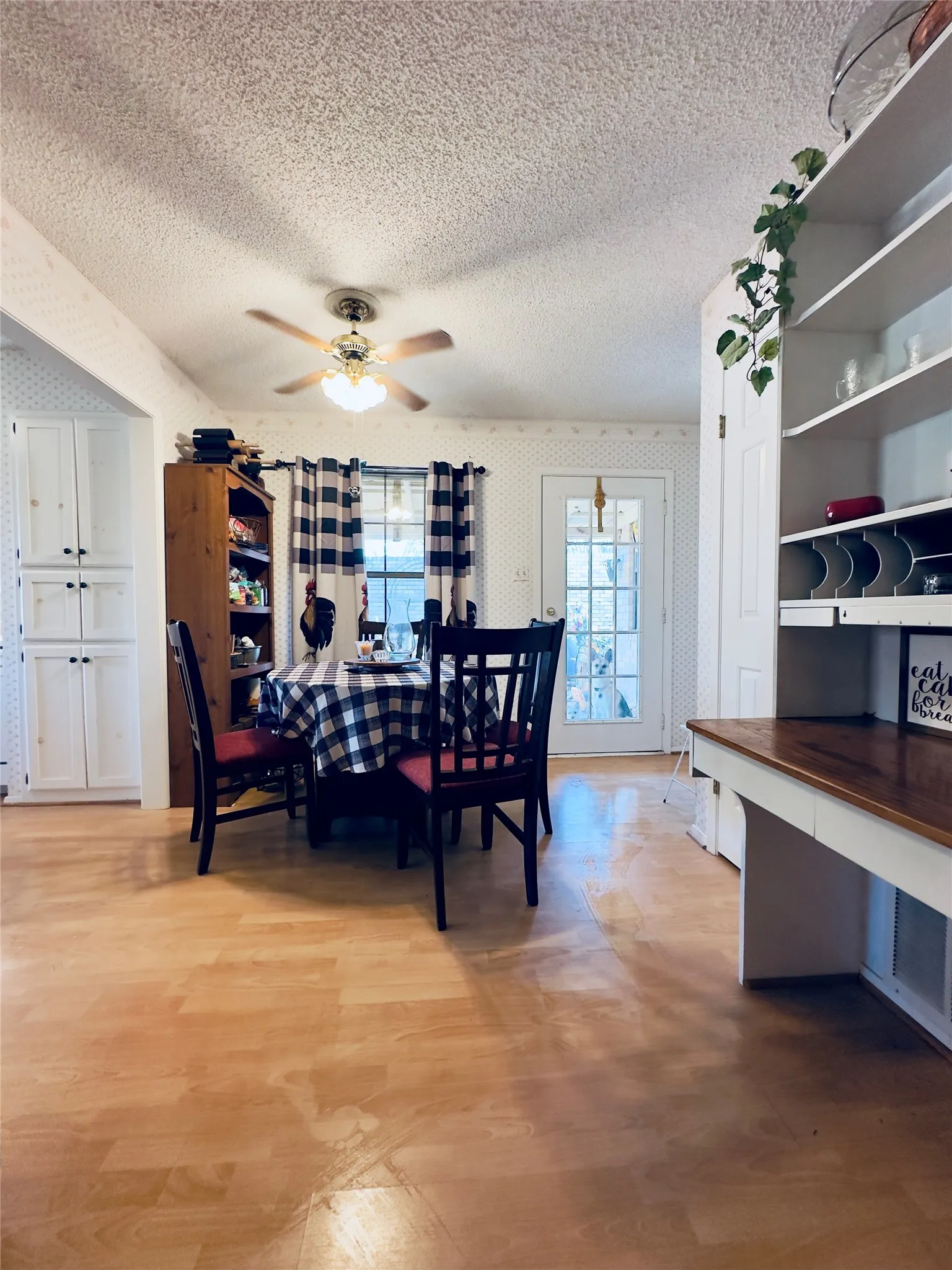 Single Family Residence For Sale in Hopkins County , 1413 Hickorywood Street, Sulphur Springs, Texas 75482, 2 Bedroom, 2 Bathroom, 3 Garage spaces, 1,654 Sqft, built in 1986, mls#21168040, Real Estate Agent in Sulphur Springs, Homes For Sale in Hopkins county, Homes For Sale in Sulphur Springs, Realtor in Sulphur Springs Texas, Real Estate Brokerage Independent Realty Texas, Luminita Cordes Realtor