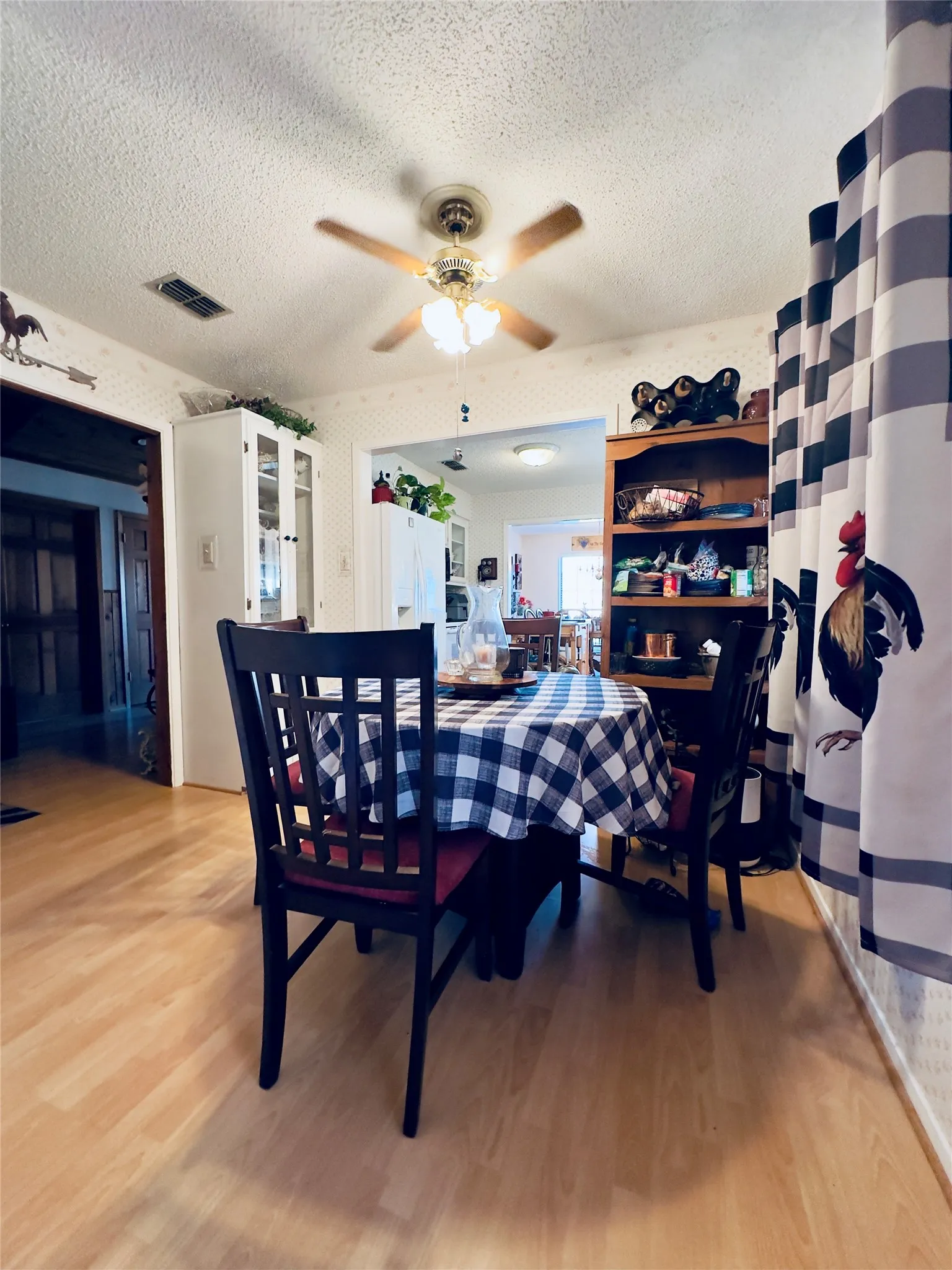 Single Family Residence For Sale in Hopkins County , 1413 Hickorywood Street, Sulphur Springs, Texas 75482, 2 Bedroom, 2 Bathroom, 3 Garage spaces, 1,654 Sqft, built in 1986, mls#21168040, Real Estate Agent in Sulphur Springs, Homes For Sale in Hopkins county, Homes For Sale in Sulphur Springs, Realtor in Sulphur Springs Texas, Real Estate Brokerage Independent Realty Texas, Luminita Cordes Realtor