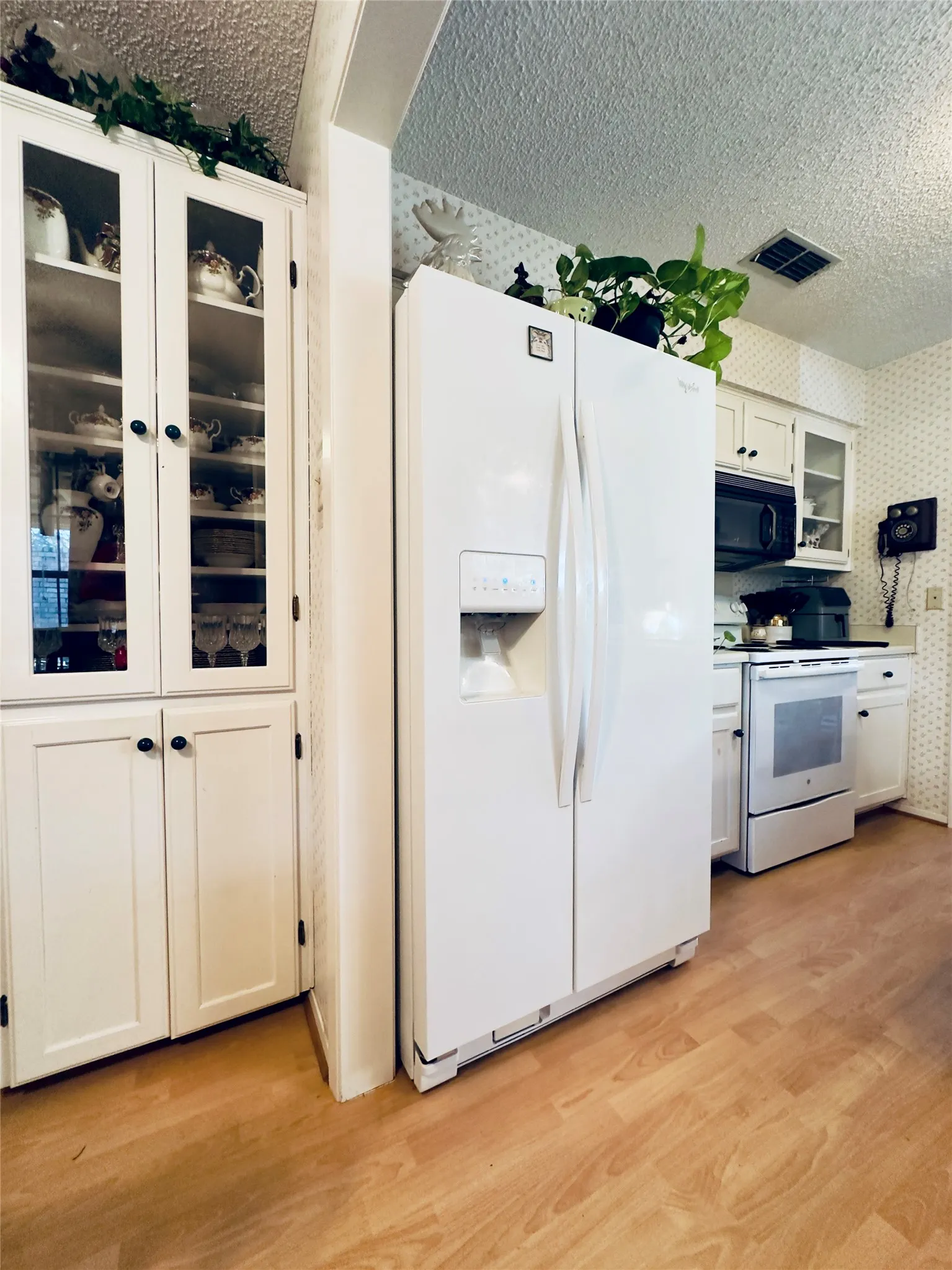 Single Family Residence For Sale in Hopkins County , 1413 Hickorywood Street, Sulphur Springs, Texas 75482, 2 Bedroom, 2 Bathroom, 3 Garage spaces, 1,654 Sqft, built in 1986, mls#21168040, Real Estate Agent in Sulphur Springs, Homes For Sale in Hopkins county, Homes For Sale in Sulphur Springs, Realtor in Sulphur Springs Texas, Real Estate Brokerage Independent Realty Texas, Luminita Cordes Realtor