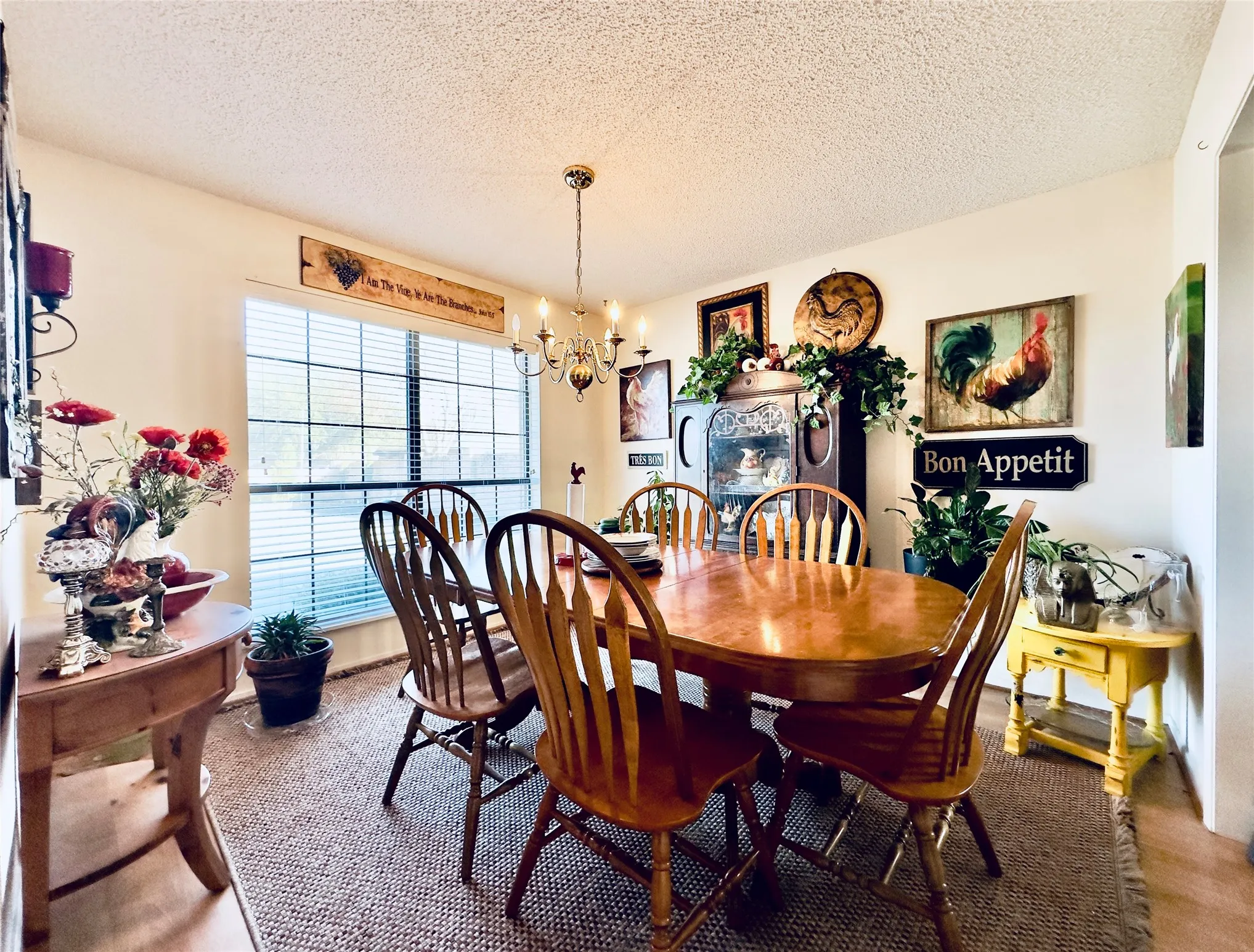 Single Family Residence For Sale in Hopkins County , 1413 Hickorywood Street, Sulphur Springs, Texas 75482, 2 Bedroom, 2 Bathroom, 3 Garage spaces, 1,654 Sqft, built in 1986, mls#21168040, Real Estate Agent in Sulphur Springs, Homes For Sale in Hopkins county, Homes For Sale in Sulphur Springs, Realtor in Sulphur Springs Texas, Real Estate Brokerage Independent Realty Texas, Luminita Cordes Realtor