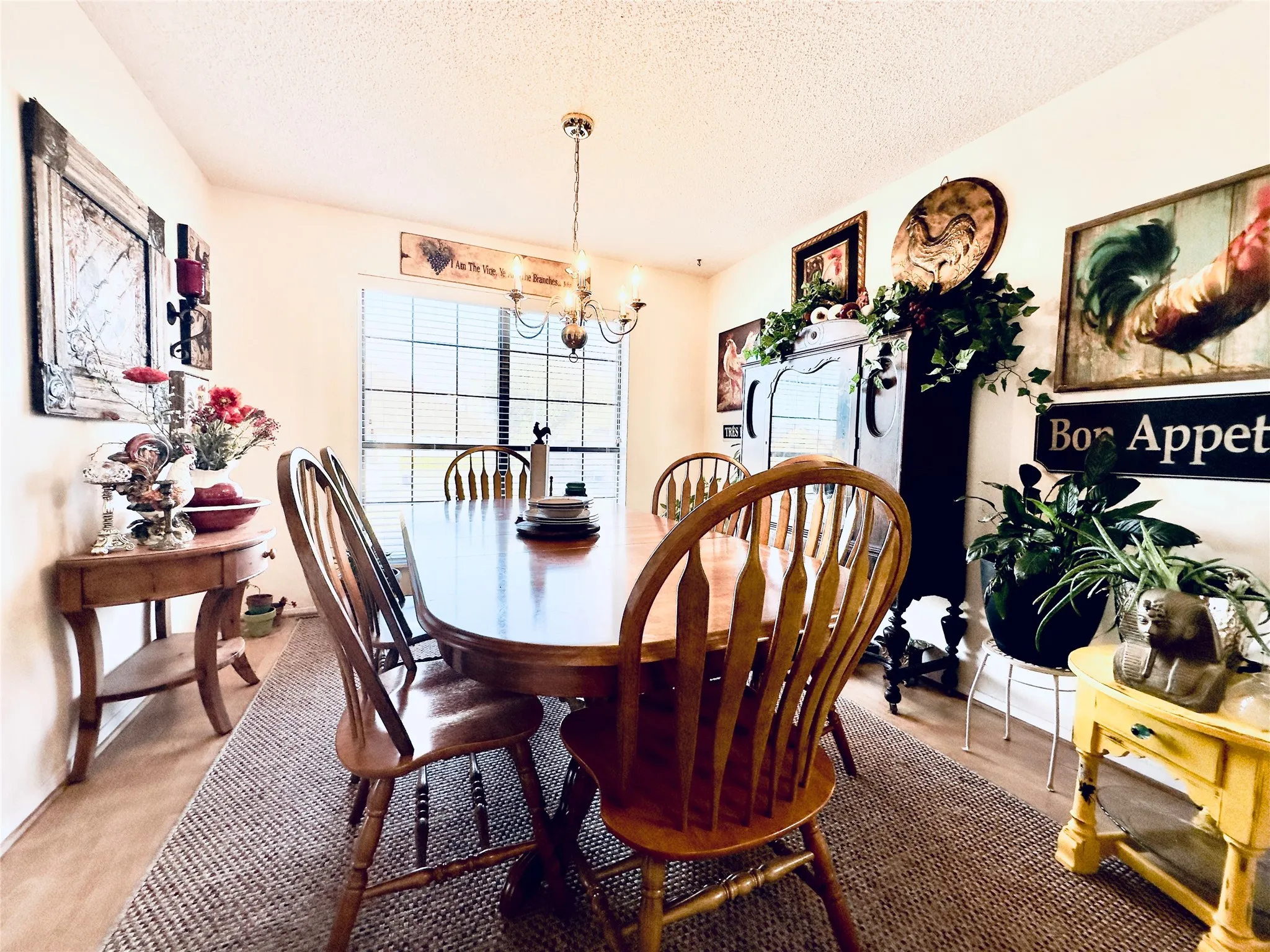 Single Family Residence For Sale in Hopkins County , 1413 Hickorywood Street, Sulphur Springs, Texas 75482, 2 Bedroom, 2 Bathroom, 3 Garage spaces, 1,654 Sqft, built in 1986, mls#21168040, Real Estate Agent in Sulphur Springs, Homes For Sale in Hopkins county, Homes For Sale in Sulphur Springs, Realtor in Sulphur Springs Texas, Real Estate Brokerage Independent Realty Texas, Luminita Cordes Realtor