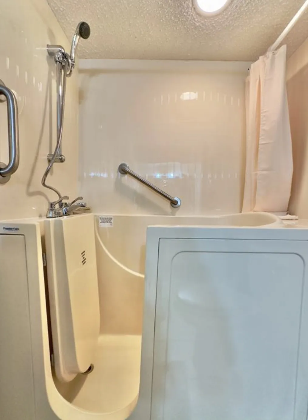 Single Family Residence For Sale in Hopkins County , 1413 Hickorywood Street, Sulphur Springs, Texas 75482, 2 Bedroom, 2 Bathroom, 3 Garage spaces, 1,654 Sqft, built in 1986, mls#21168040, Real Estate Agent in Sulphur Springs, Homes For Sale in Hopkins county, Homes For Sale in Sulphur Springs, Realtor in Sulphur Springs Texas, Real Estate Brokerage Independent Realty Texas, Luminita Cordes Realtor