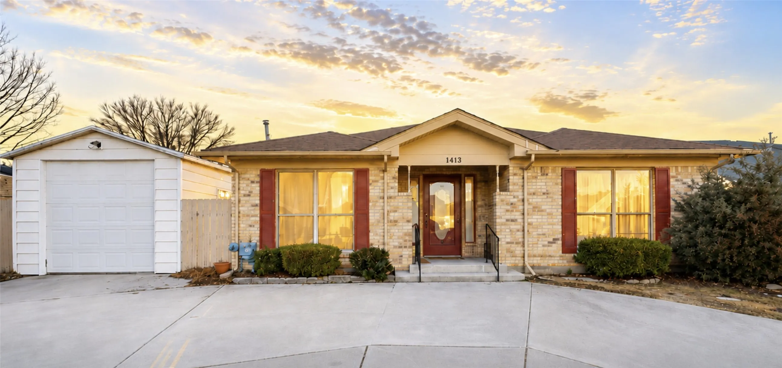 Single Family Residence For Sale in Hopkins County , 1413 Hickorywood Street, Sulphur Springs, Texas 75482, 2 Bedroom, 2 Bathroom, 3 Garage spaces, 1,654 Sqft, built in 1986, mls#21168040, Real Estate Agent in Sulphur Springs, Homes For Sale in Hopkins county, Homes For Sale in Sulphur Springs, Realtor in Sulphur Springs Texas, Real Estate Brokerage Independent Realty Texas, Luminita Cordes Realtor