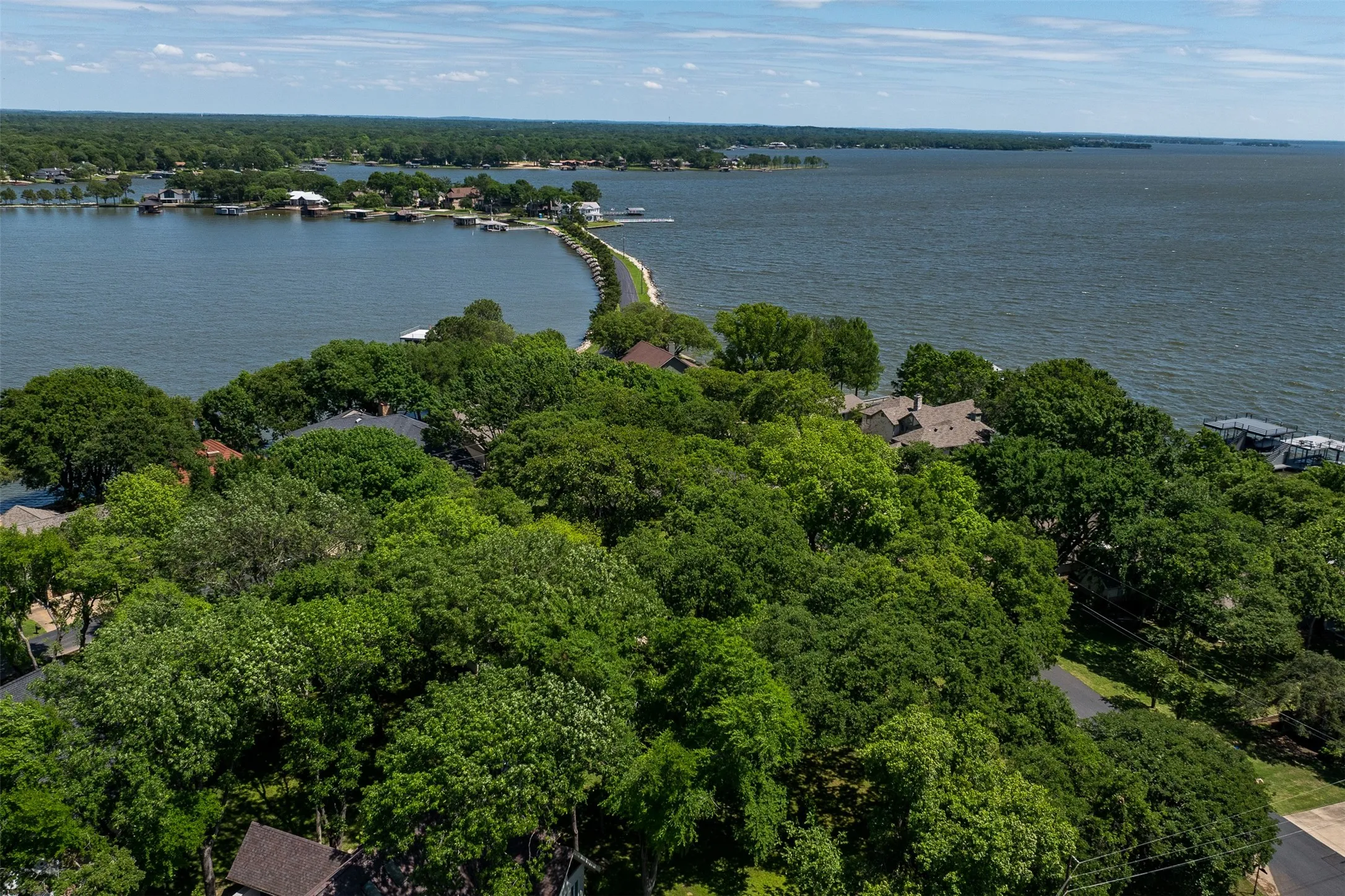 Unimproved Land For Sale in Henderson County , 697 Enchanted Isles Drive, Mabank, Texas 75156, 0, 0, Garage spaces, 0 Sqft, built in 0, mls#21164425, Real Estate Agent in Mabank, Homes For Sale in Henderson county, Homes For Sale in Mabank, Realtor in Mabank Texas, Real Estate Brokerage Independent Realty Texas, Luminita Cordes Realtor