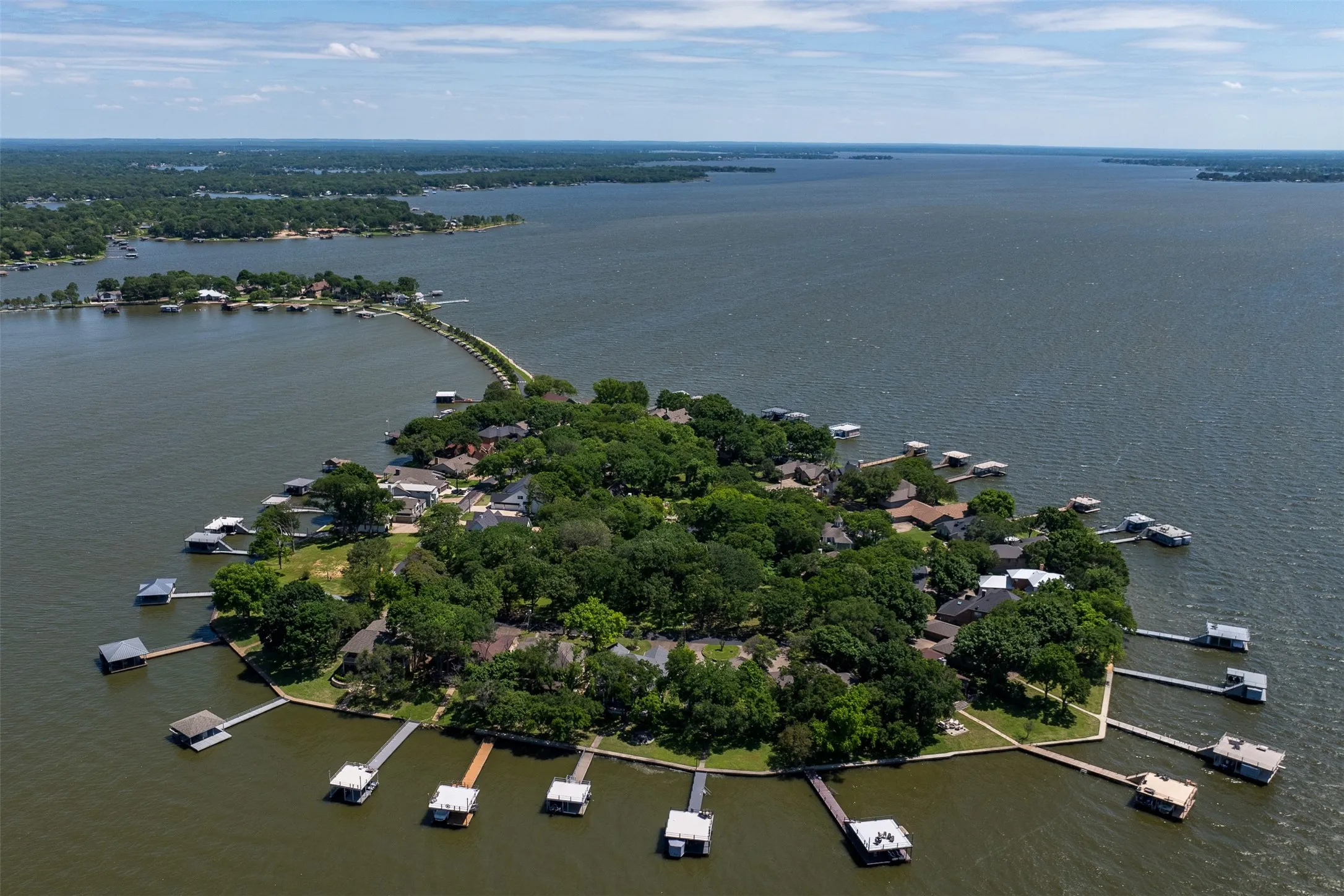 Unimproved Land For Sale in Henderson County , 697 Enchanted Isles Drive, Mabank, Texas 75156, 0, 0, Garage spaces, 0 Sqft, built in 0, mls#21164425, Real Estate Agent in Mabank, Homes For Sale in Henderson county, Homes For Sale in Mabank, Realtor in Mabank Texas, Real Estate Brokerage Independent Realty Texas, Luminita Cordes Realtor