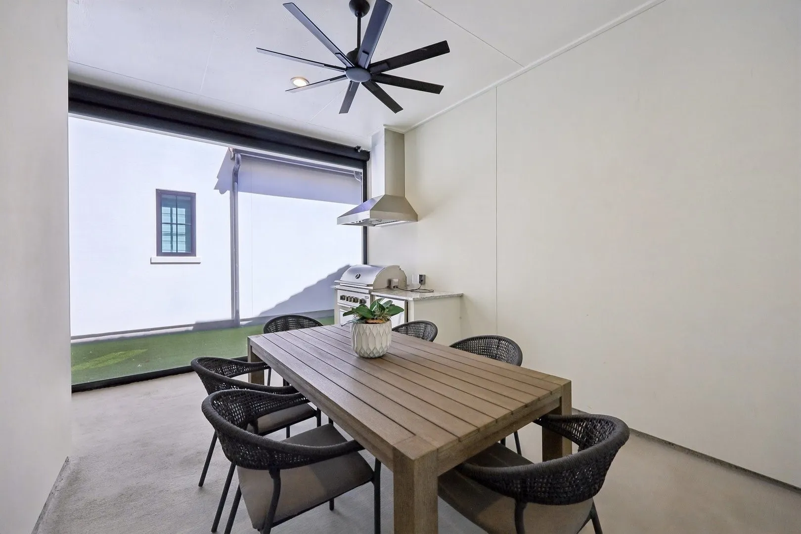 Outdoor Kitchen