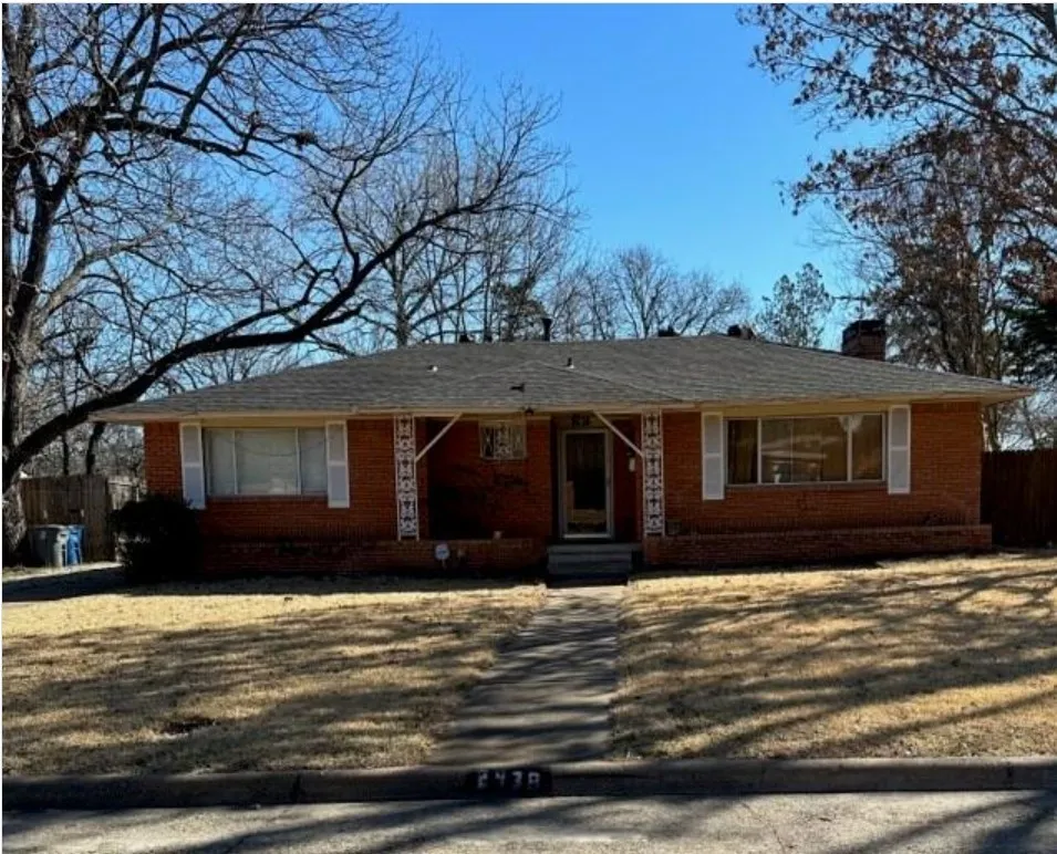 Single Family Residence For Rent in Dallas County , 2438 Five Mile Circle, Dallas, Texas 75233, 3 Bedrooms, 2 Bathrooms, 2 Garage spaces, 1,904 Sqft, built in 1958, Preowned, Price $2,100, mls#21168126, Real Estate Agent in Dallas, Homes For Rent in Dallas county, Homes For Rent in Dallas, Realtor in Dallas Texas, Real Estate Brokerage Independent Realty Texas, Luminita Cordes Realtor
