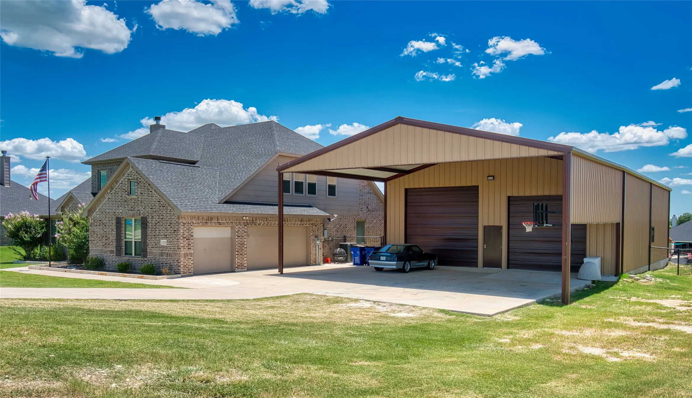 Single Family Residence For Sale in Denton County , 13508 Summer Moon Trail, Ponder, Texas 76259, 4 Bedrooms, 4 Bathrooms, 8 Garage spaces, 3,321 Sqft, built in 2020, Preowned, Price $850,000, mls#21167332, Real Estate Agent in Ponder, Homes For Sale in Denton county, Homes For Sale in Ponder, Realtor in Ponder Texas, Real Estate Brokerage Independent Realty Texas, Luminita Cordes Realtor