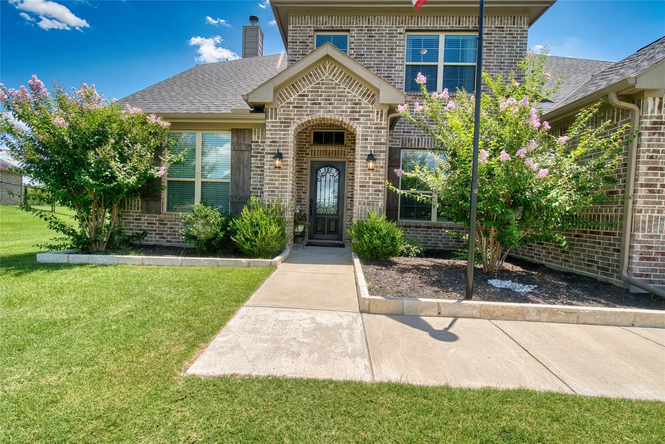 Single Family Residence For Sale in Denton County , 13508 Summer Moon Trail, Ponder, Texas 76259, 4 Bedrooms, 4 Bathrooms, 8 Garage spaces, 3,321 Sqft, built in 2020, Preowned, Price $850,000, mls#21167332, Real Estate Agent in Ponder, Homes For Sale in Denton county, Homes For Sale in Ponder, Realtor in Ponder Texas, Real Estate Brokerage Independent Realty Texas, Luminita Cordes Realtor