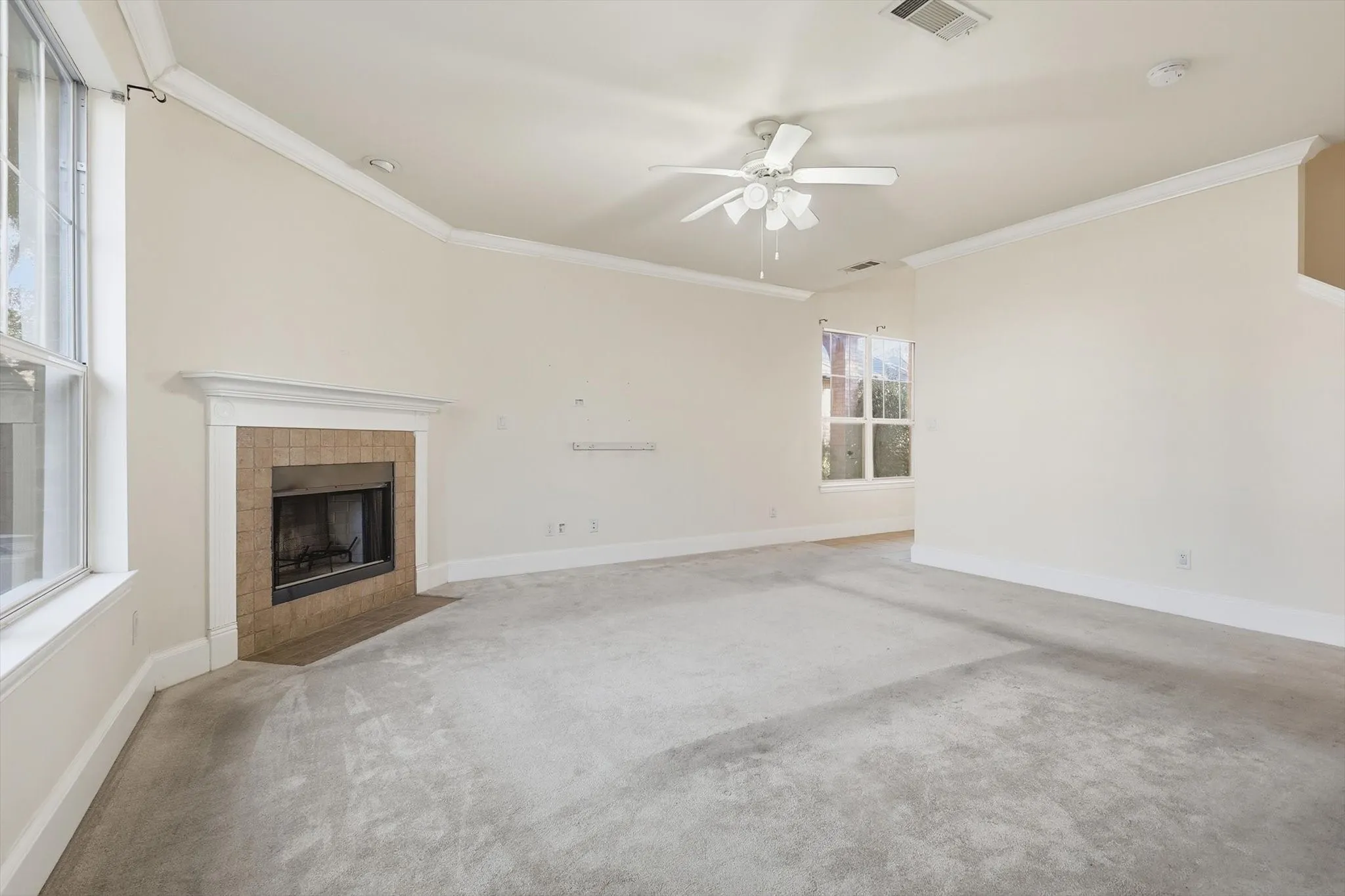 Townhouse For Sale in Dallas County , 908 Plaza Lane, Richardson, Texas 75080, 3 Bedrooms, 3 Bathrooms, 2 Garage spaces, 1,618 Sqft, built in 2004, Preowned, Price $299,900, mls#21159283, Real Estate Agent in Richardson, Homes For Sale in Dallas county, Homes For Sale in Richardson, Realtor in Richardson Texas, Real Estate Brokerage Independent Realty Texas, Luminita Cordes Realtor