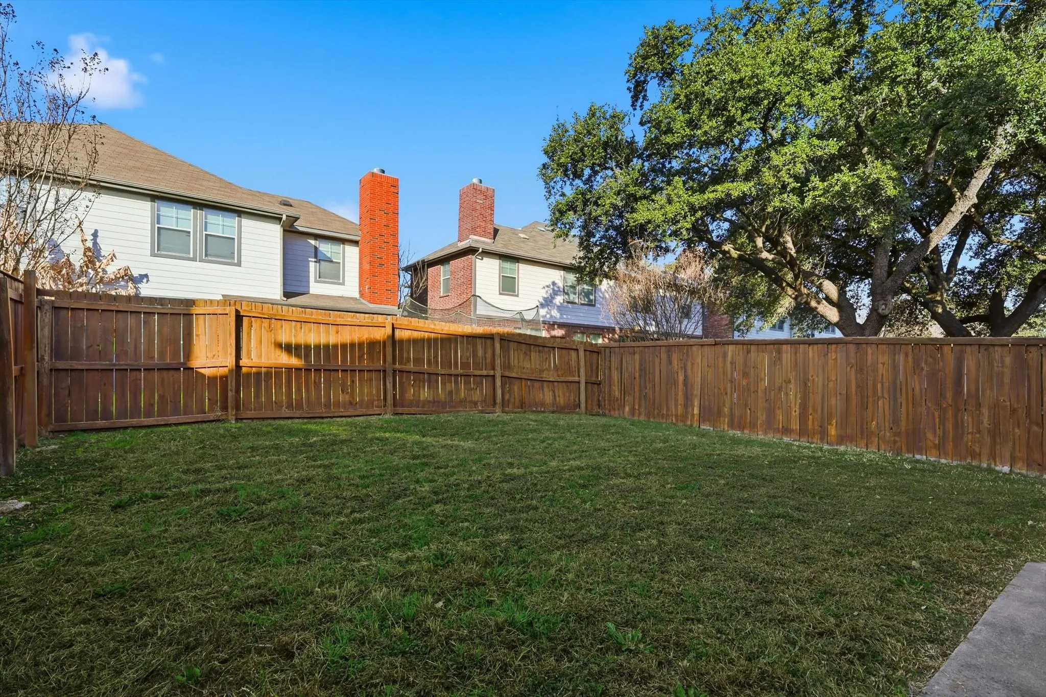 Townhouse For Sale in Dallas County , 908 Plaza Lane, Richardson, Texas 75080, 3 Bedrooms, 3 Bathrooms, 2 Garage spaces, 1,618 Sqft, built in 2004, Preowned, Price $299,900, mls#21159283, Real Estate Agent in Richardson, Homes For Sale in Dallas county, Homes For Sale in Richardson, Realtor in Richardson Texas, Real Estate Brokerage Independent Realty Texas, Luminita Cordes Realtor