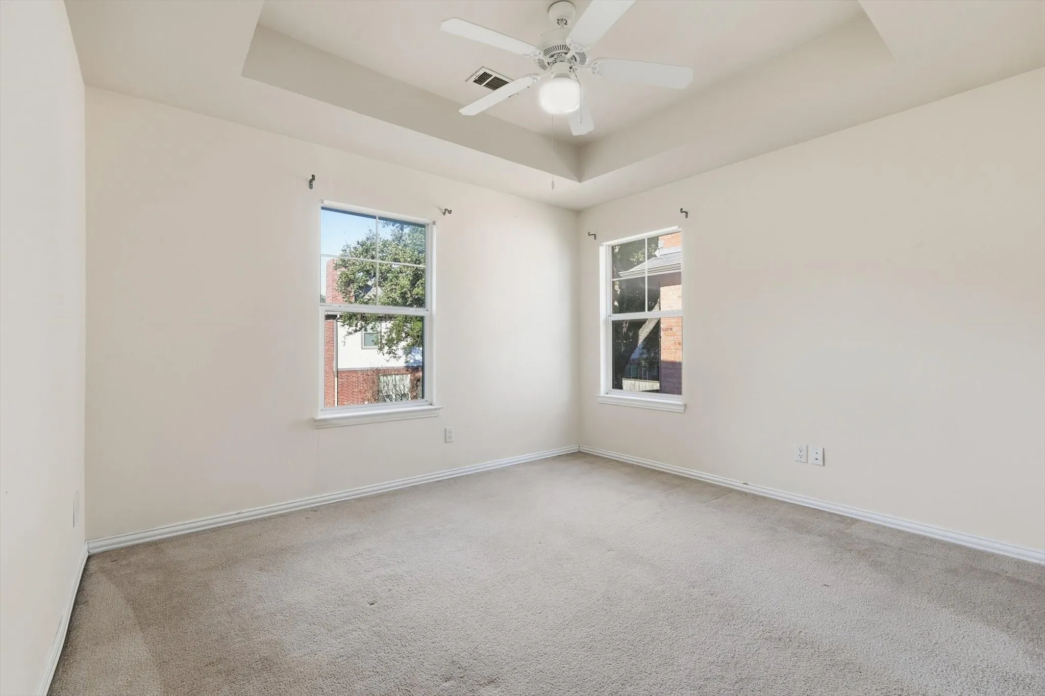 Townhouse For Sale in Dallas County , 908 Plaza Lane, Richardson, Texas 75080, 3 Bedrooms, 3 Bathrooms, 2 Garage spaces, 1,618 Sqft, built in 2004, Preowned, Price $299,900, mls#21159283, Real Estate Agent in Richardson, Homes For Sale in Dallas county, Homes For Sale in Richardson, Realtor in Richardson Texas, Real Estate Brokerage Independent Realty Texas, Luminita Cordes Realtor
