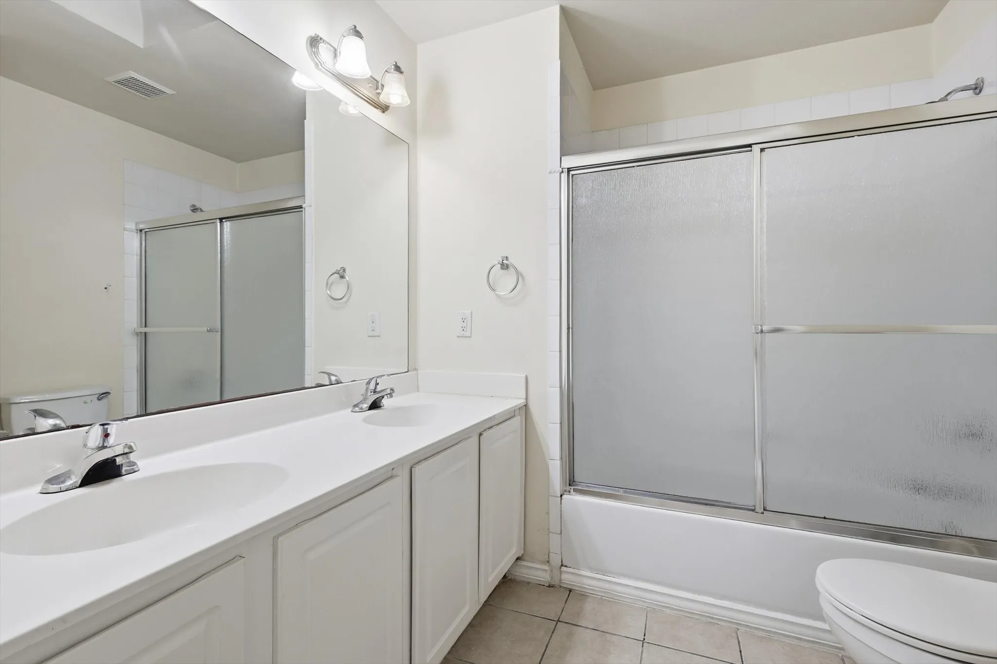 Townhouse For Sale in Dallas County , 908 Plaza Lane, Richardson, Texas 75080, 3 Bedrooms, 3 Bathrooms, 2 Garage spaces, 1,618 Sqft, built in 2004, Preowned, Price $299,900, mls#21159283, Real Estate Agent in Richardson, Homes For Sale in Dallas county, Homes For Sale in Richardson, Realtor in Richardson Texas, Real Estate Brokerage Independent Realty Texas, Luminita Cordes Realtor