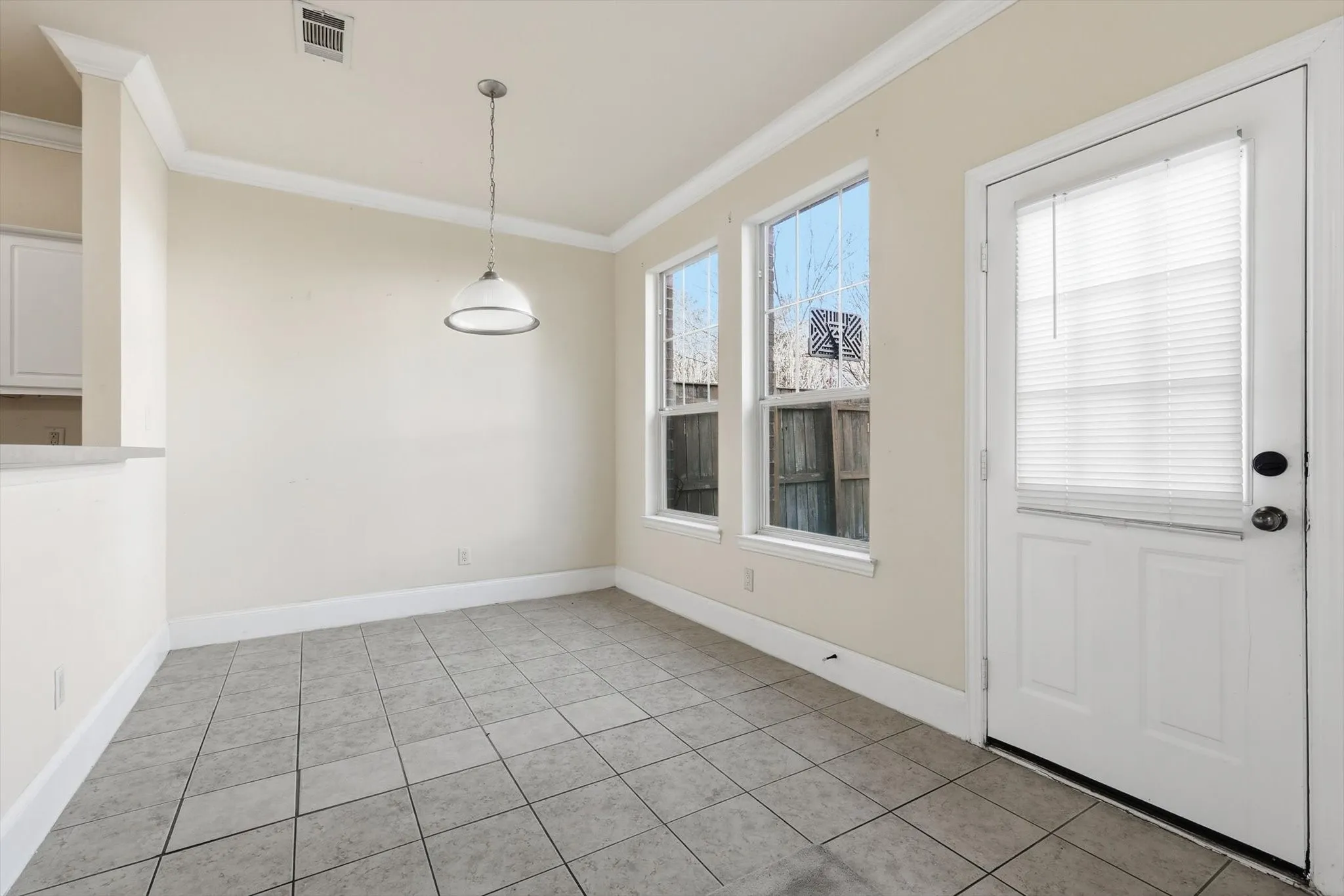 Townhouse For Sale in Dallas County , 908 Plaza Lane, Richardson, Texas 75080, 3 Bedrooms, 3 Bathrooms, 2 Garage spaces, 1,618 Sqft, built in 2004, Preowned, Price $299,900, mls#21159283, Real Estate Agent in Richardson, Homes For Sale in Dallas county, Homes For Sale in Richardson, Realtor in Richardson Texas, Real Estate Brokerage Independent Realty Texas, Luminita Cordes Realtor